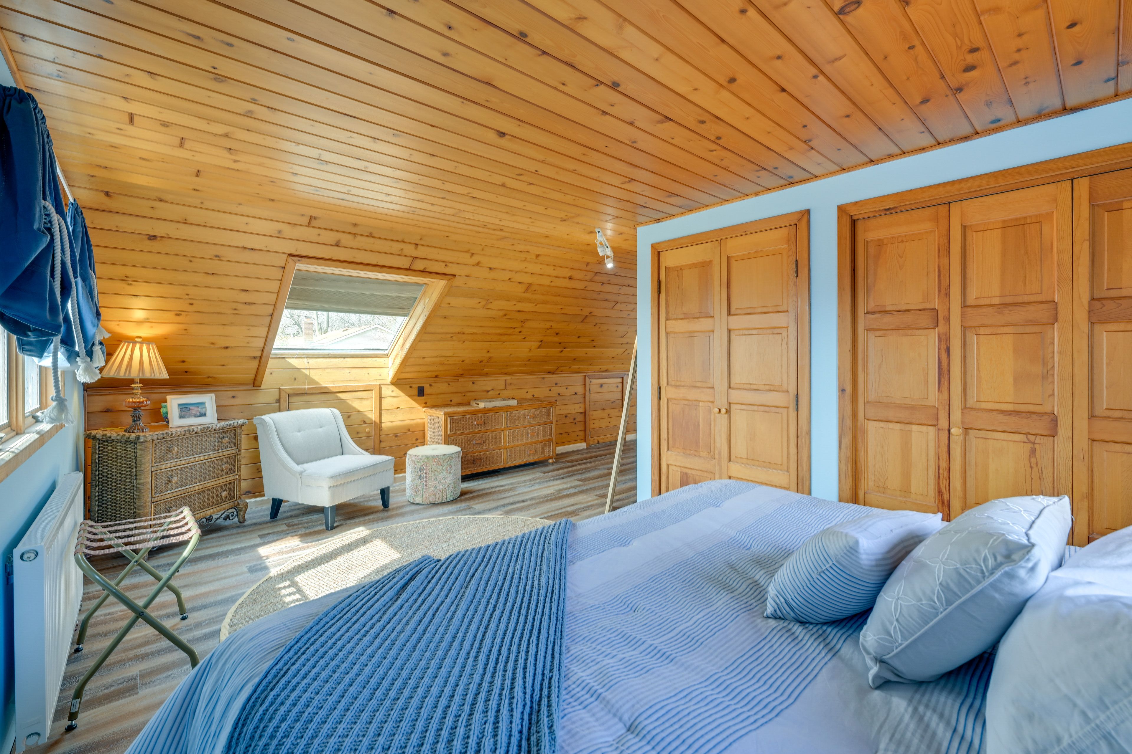 Bedroom 2 | King Bed