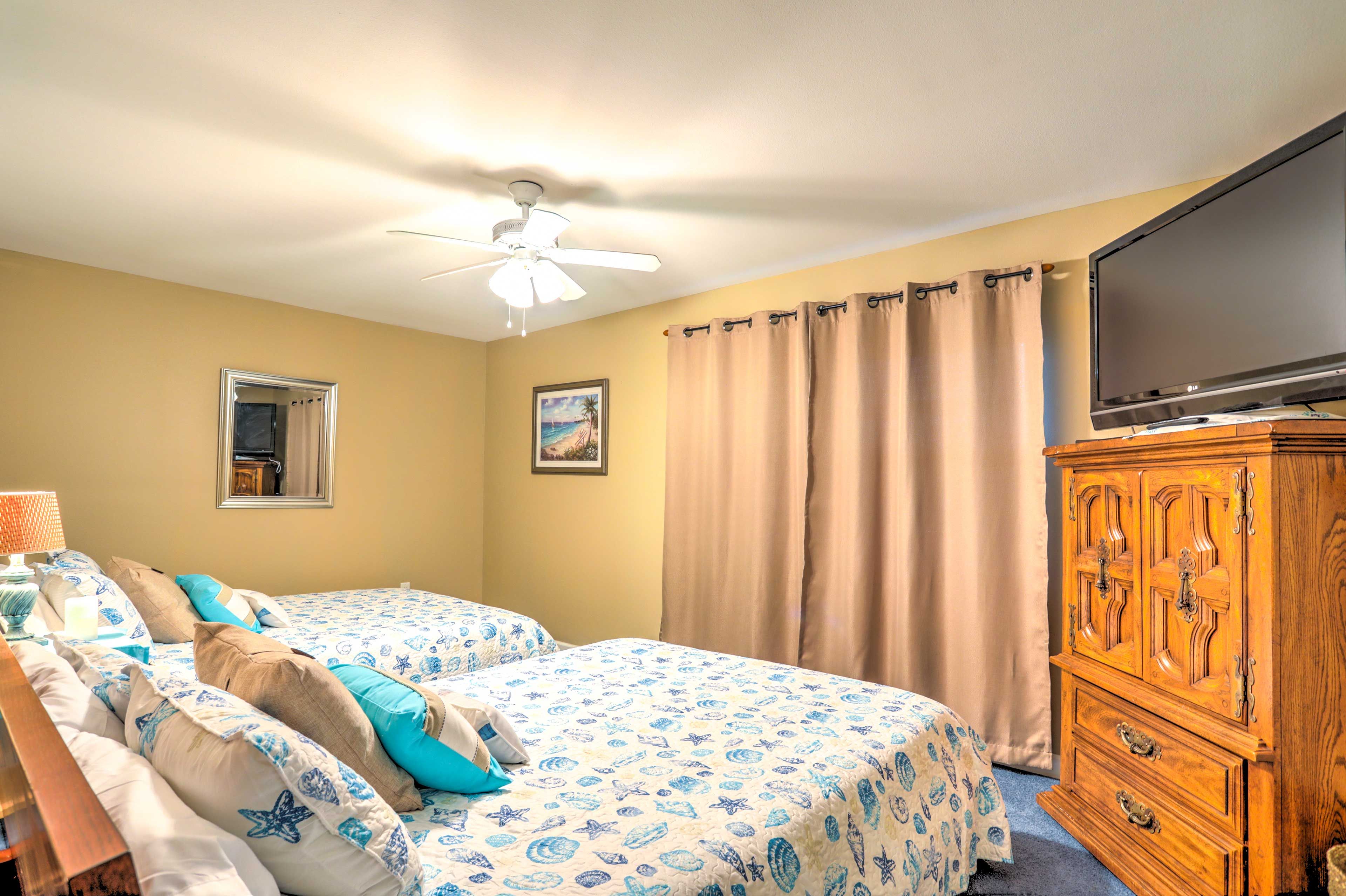Bedroom 1 | 2 Queen Beds