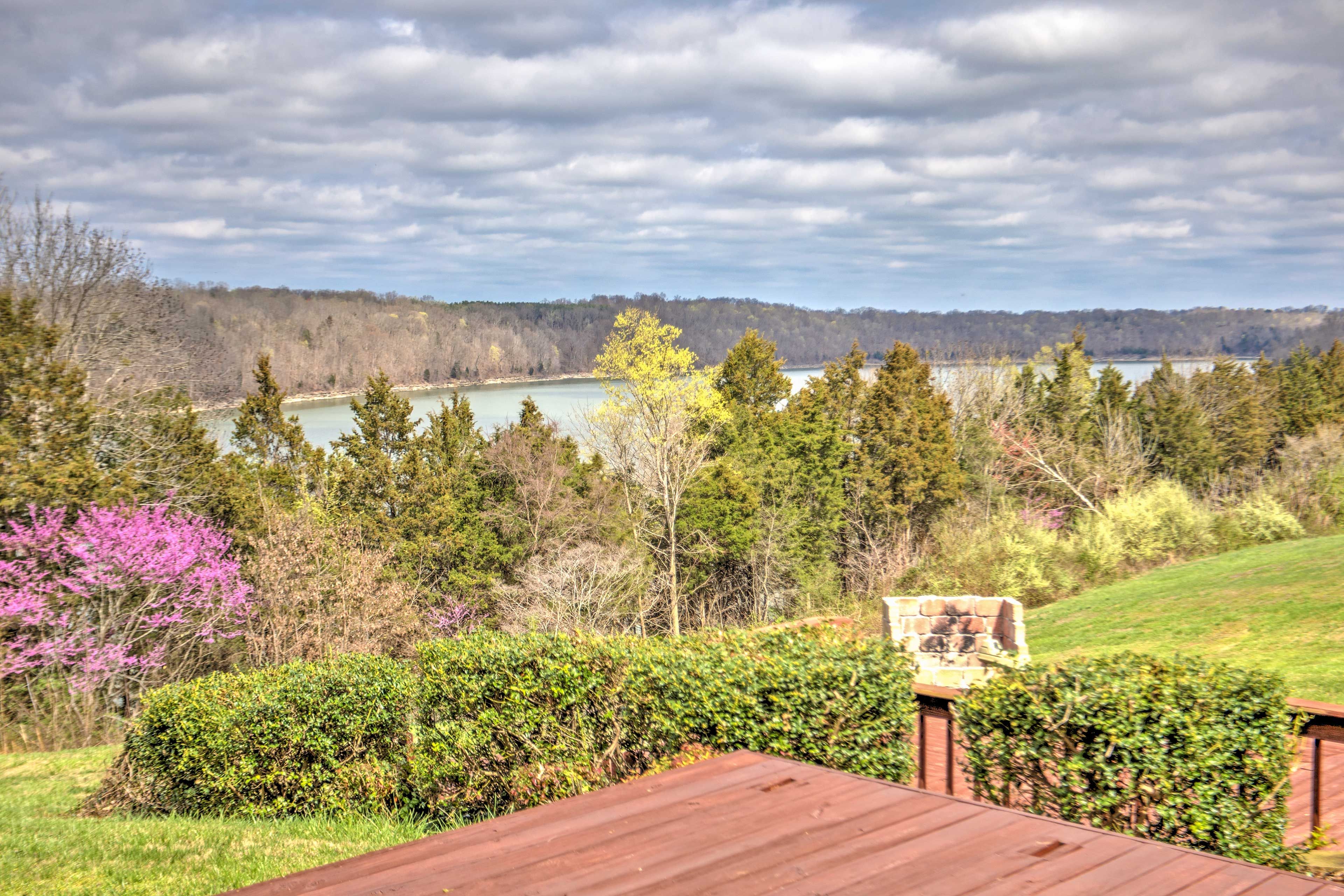 Monticello Vacation Rental | 3BR | 2BA | 3,480 Sq Ft | Stairs Required