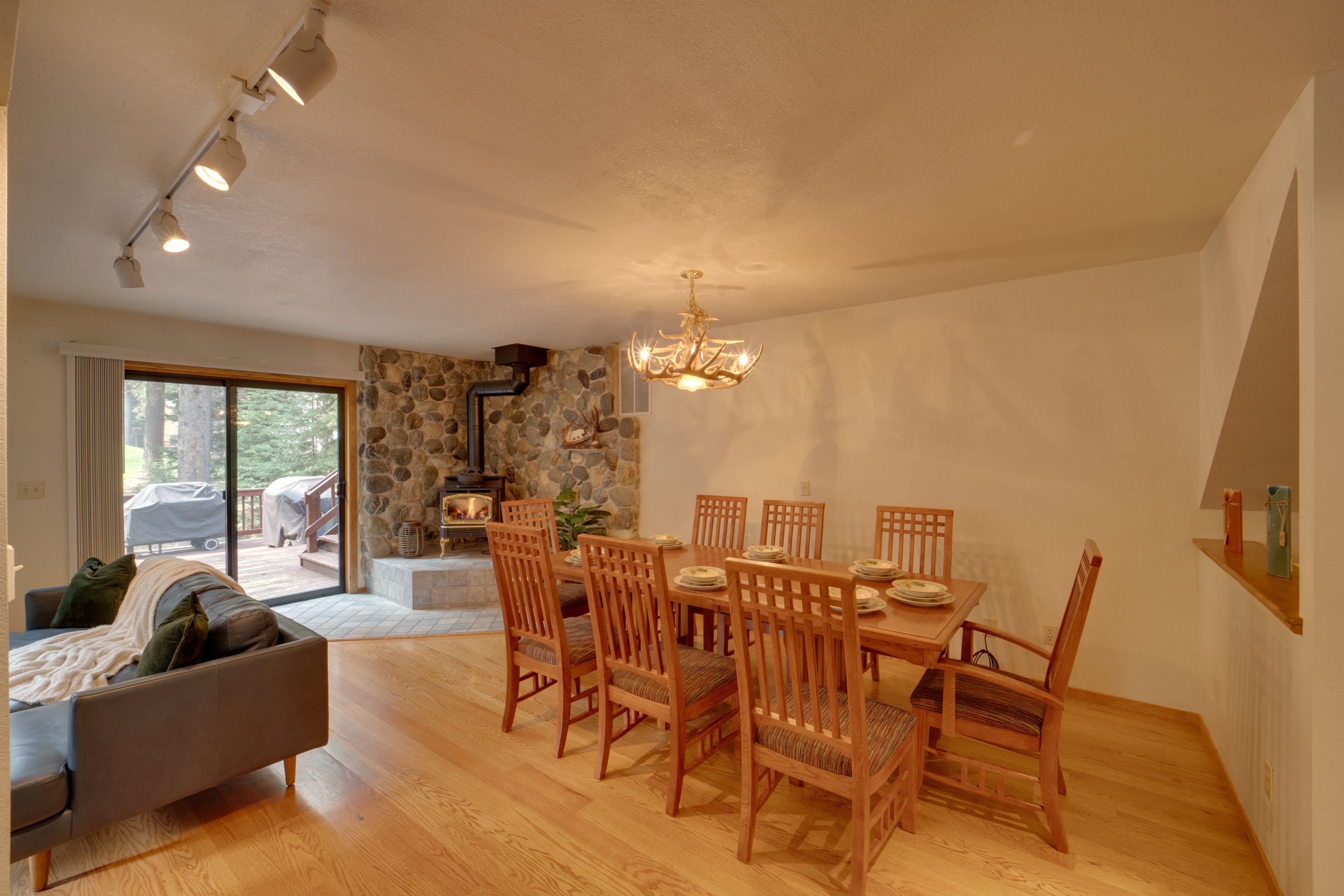 Dining Area | 1st Floor