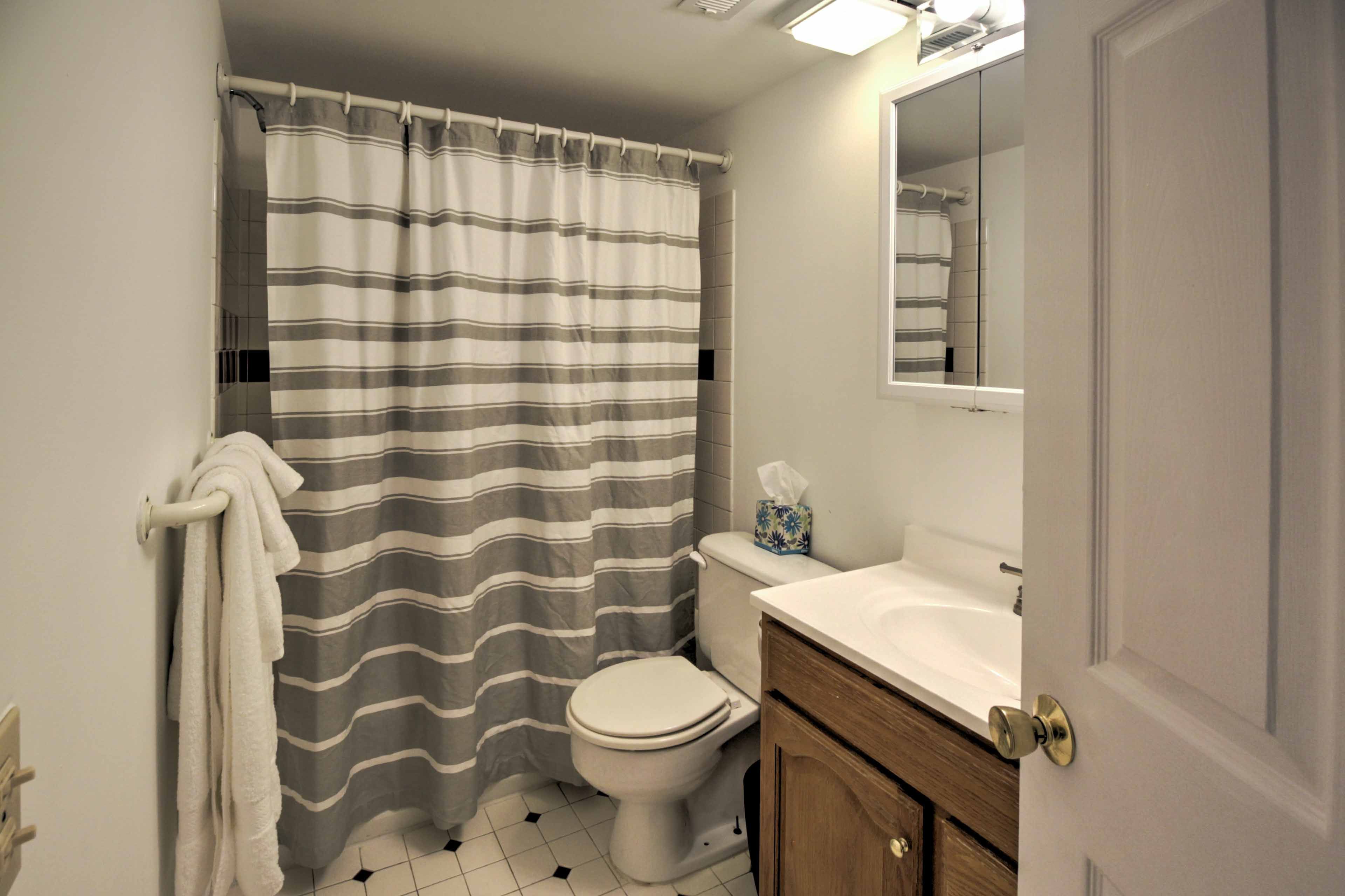 There is 1 bathroom in the apartment.