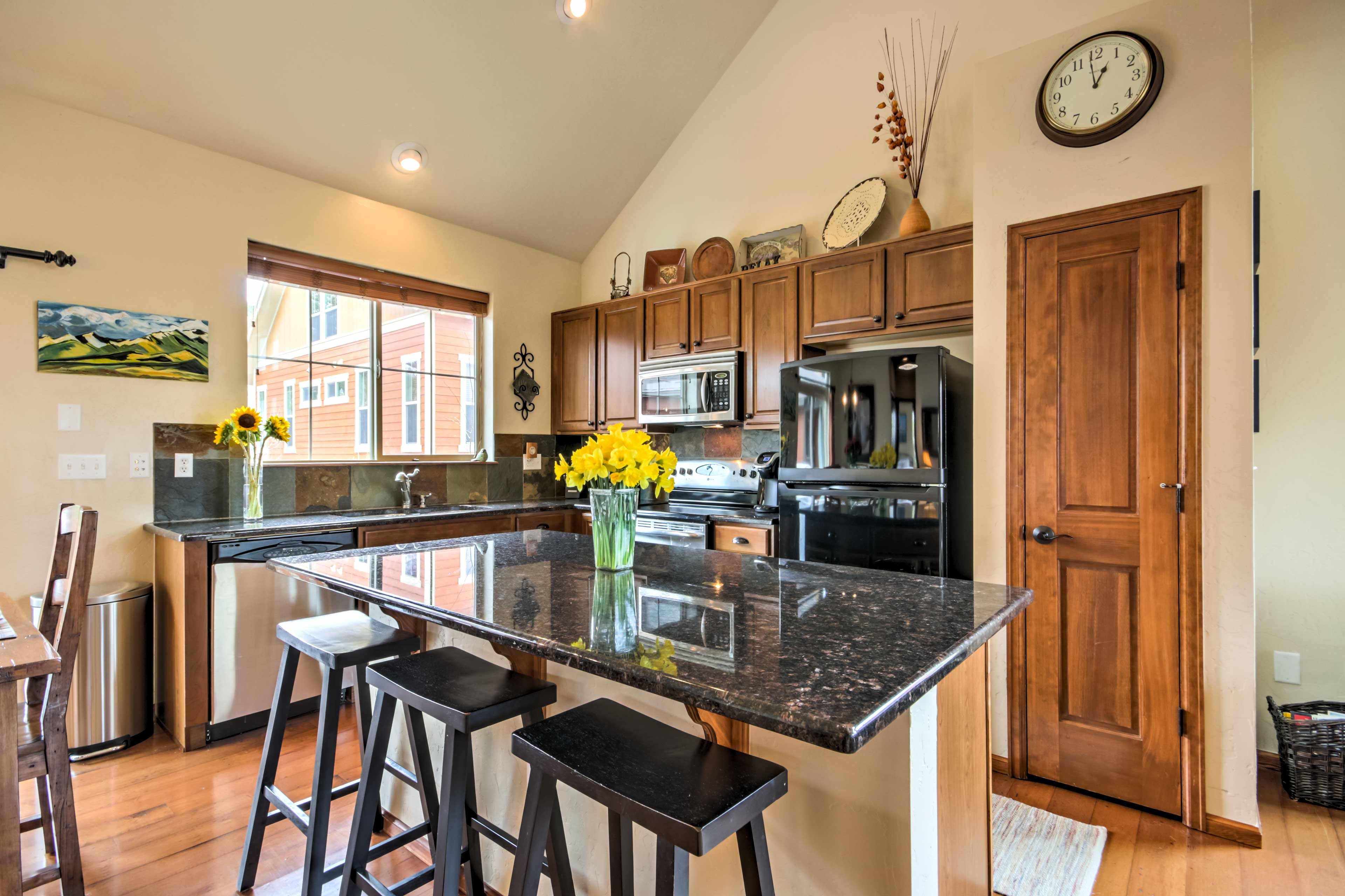 Kitchen | Cooking Basics | Breakfast Bar