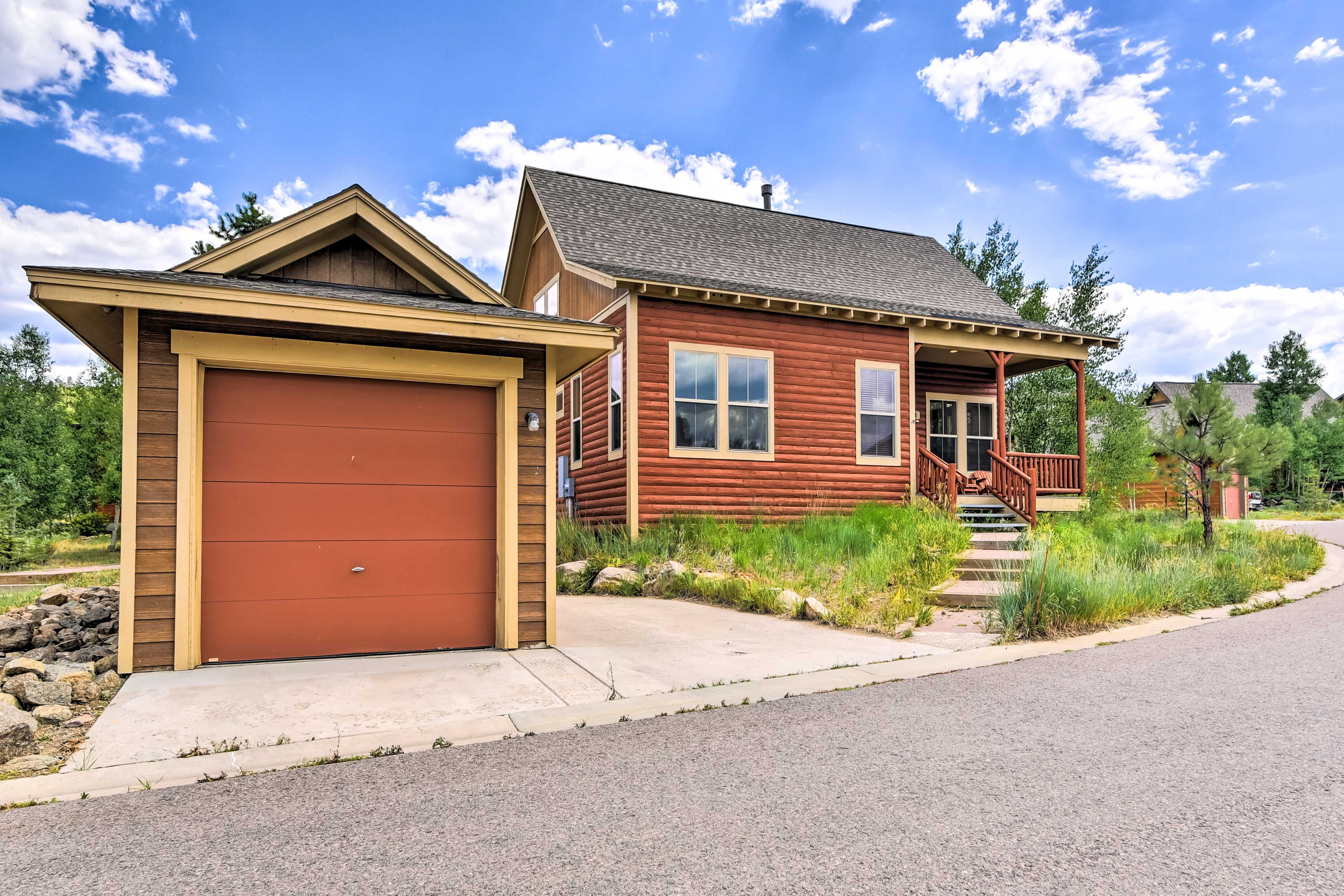 Granby Vacation Rental | 3BR | 3BA | 2,200 Sq Ft | Stairs Required