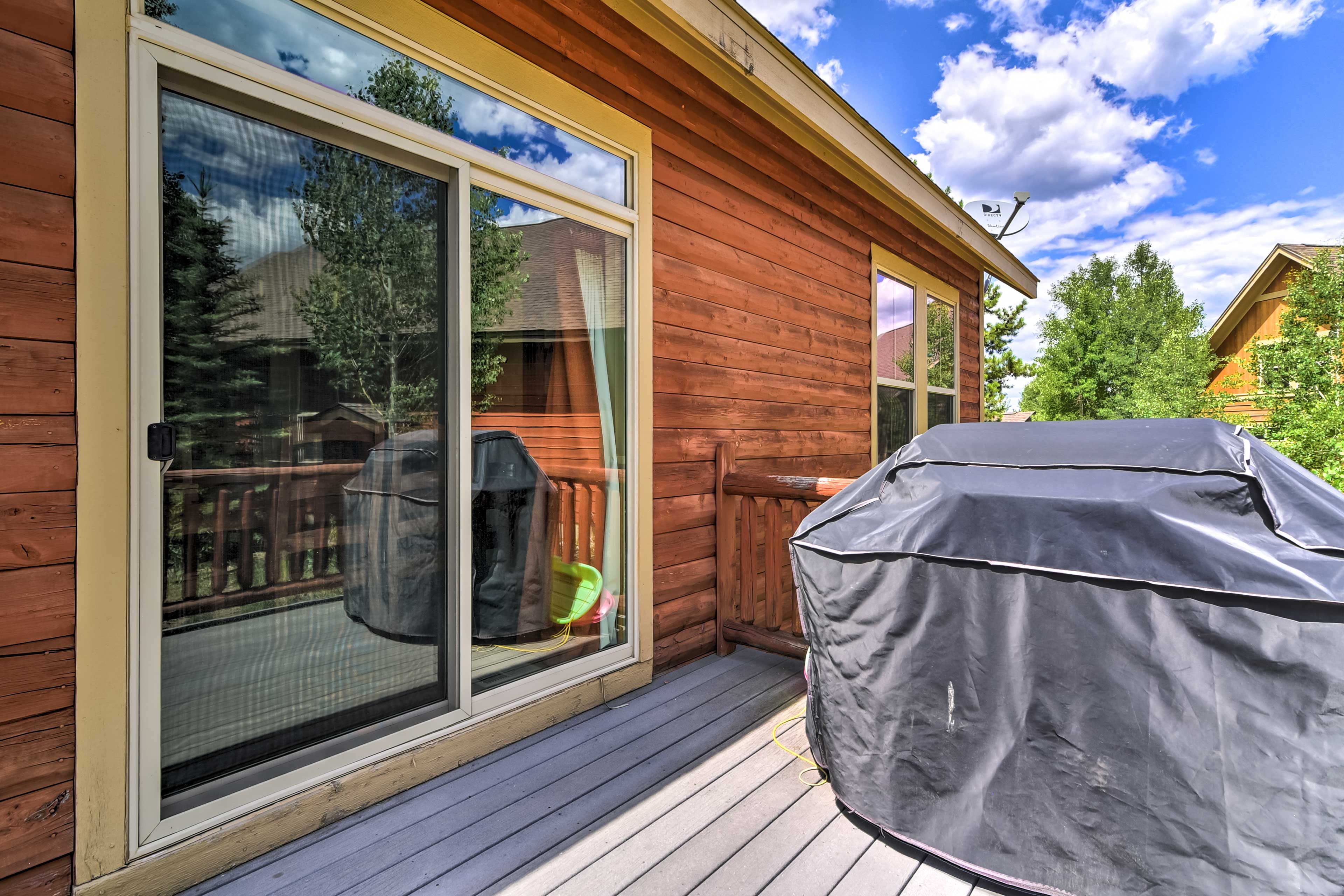 Private Deck | Gas Grill