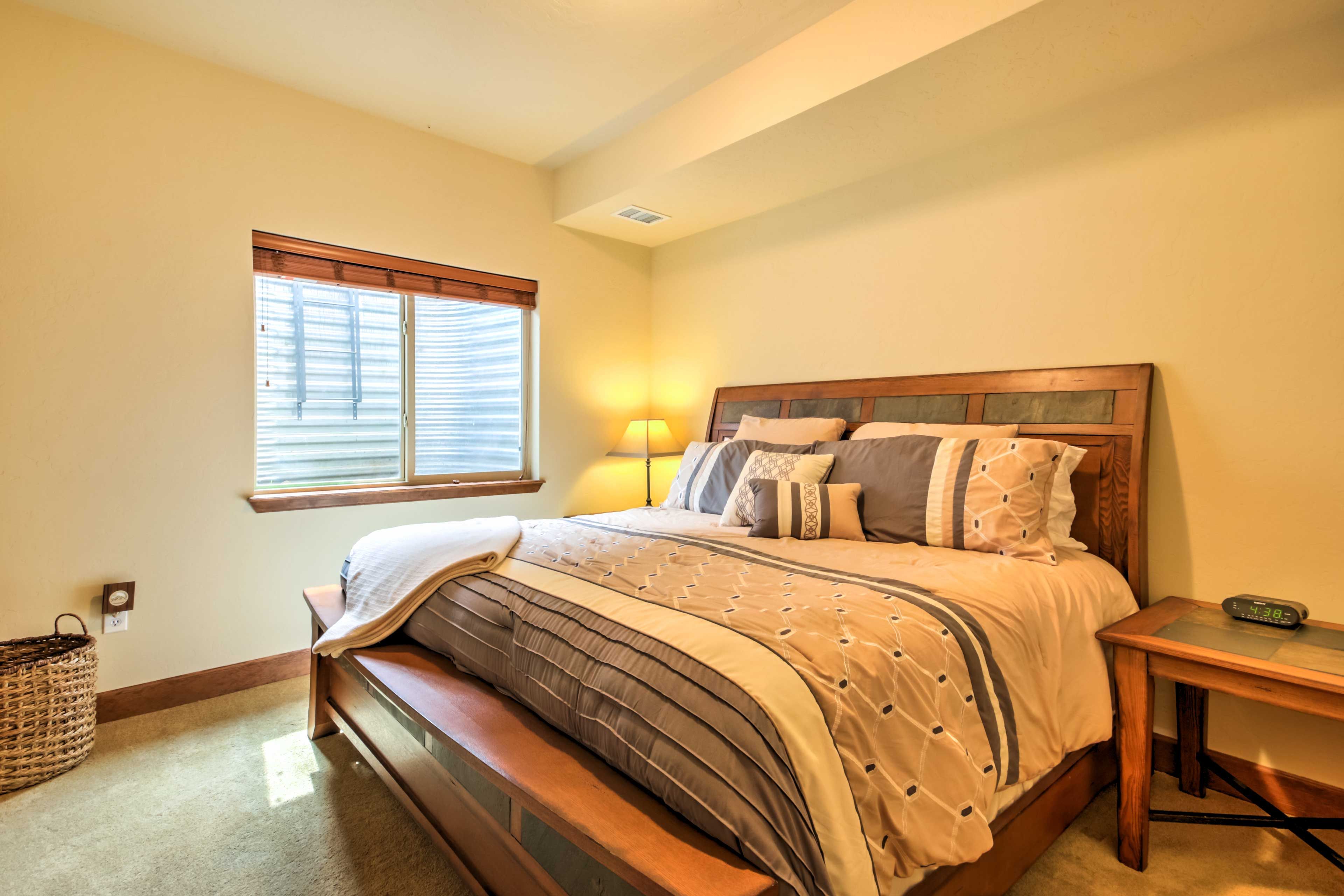 Bedroom 1 | King Bed | Linens Provided