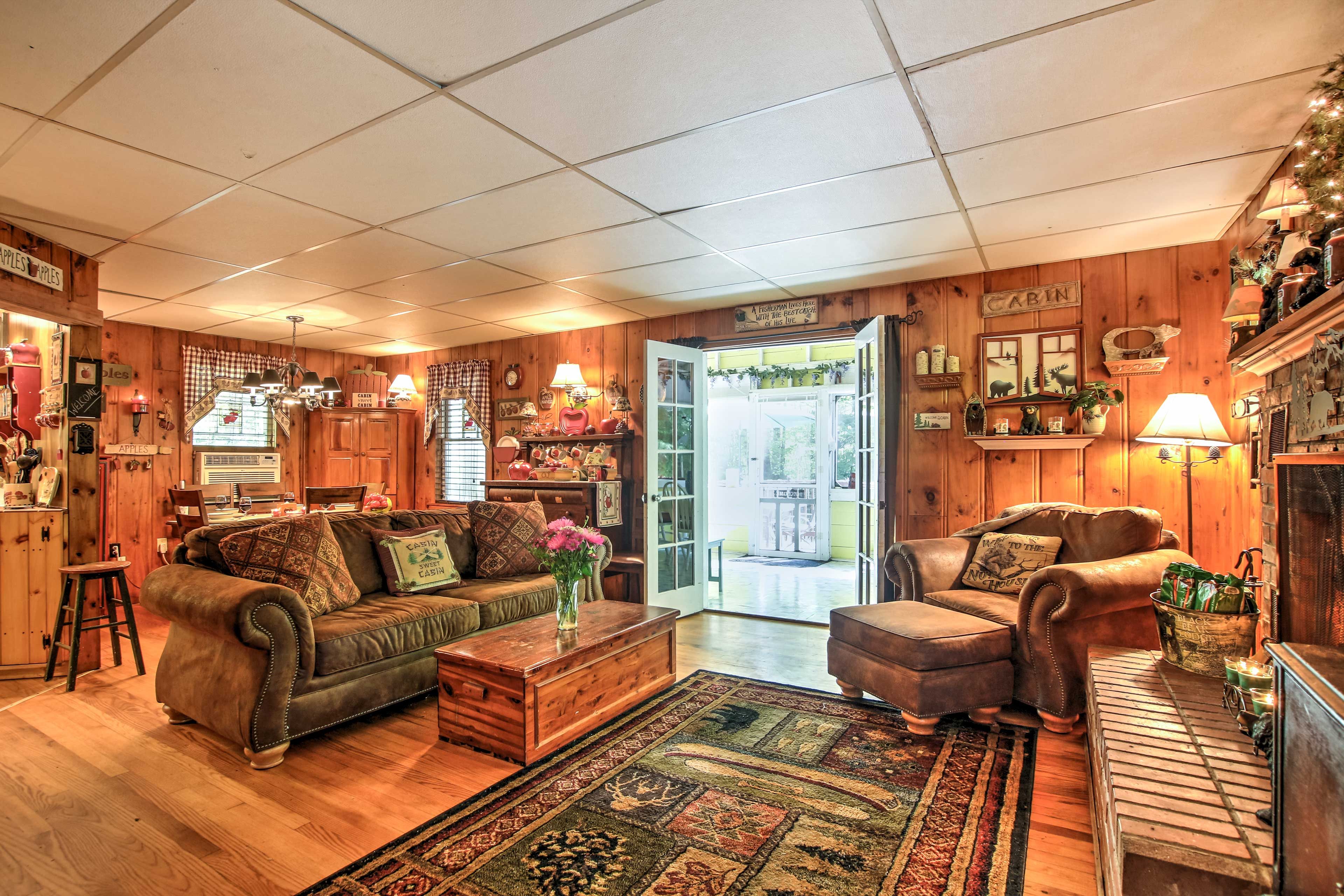Living Room | Central Heat & A/C | Free WiFi