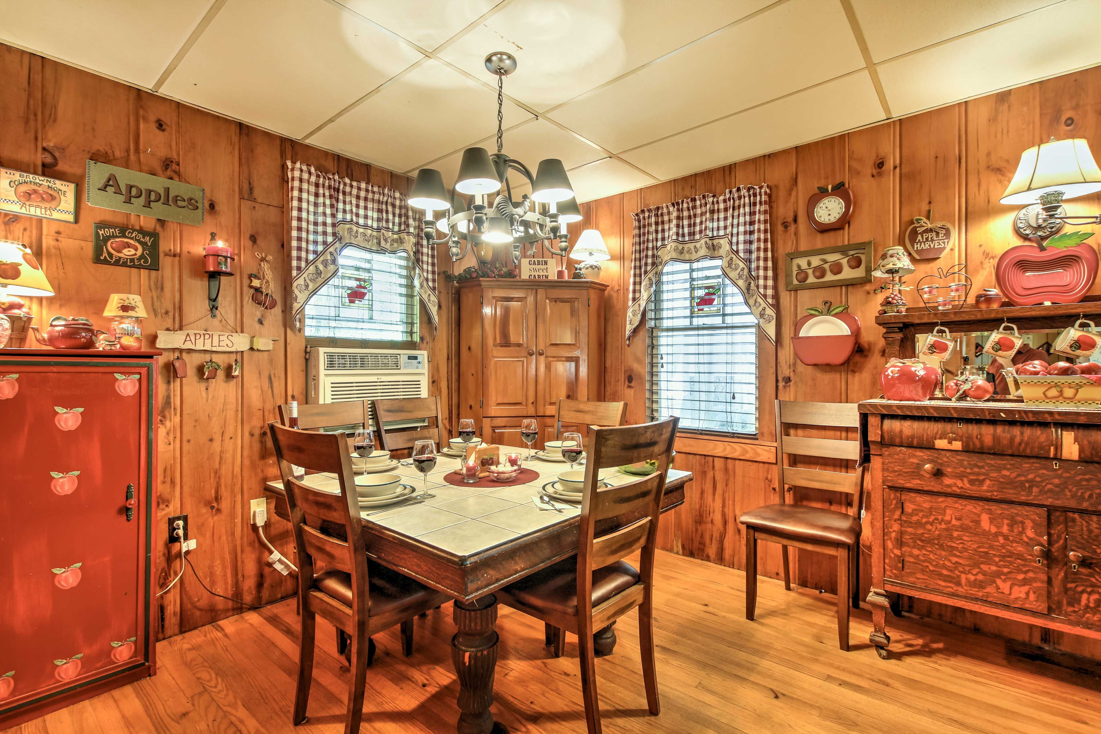 Dining Table | Dishware & Flatware Provided