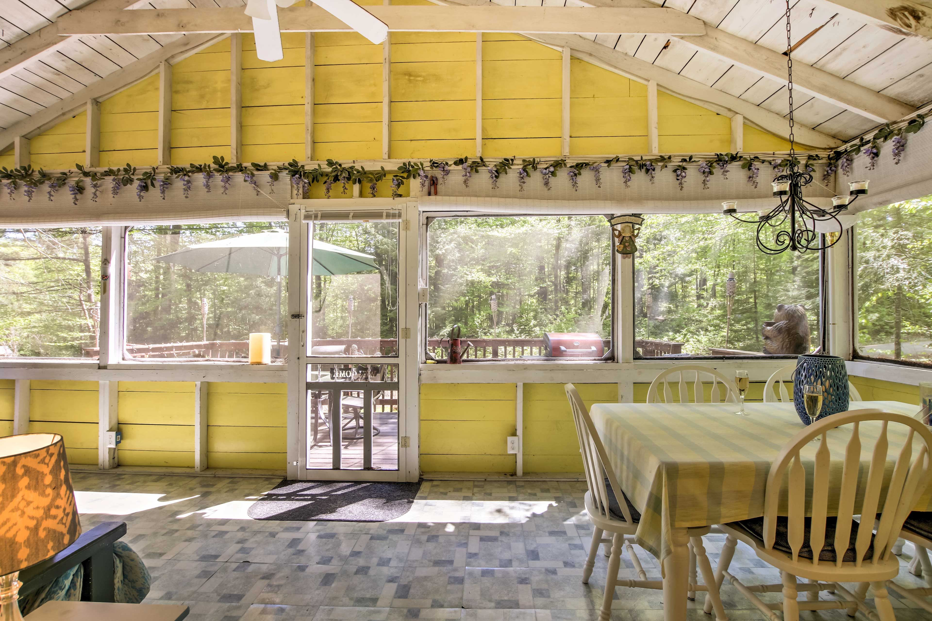 Screened Porch | Queen Futon