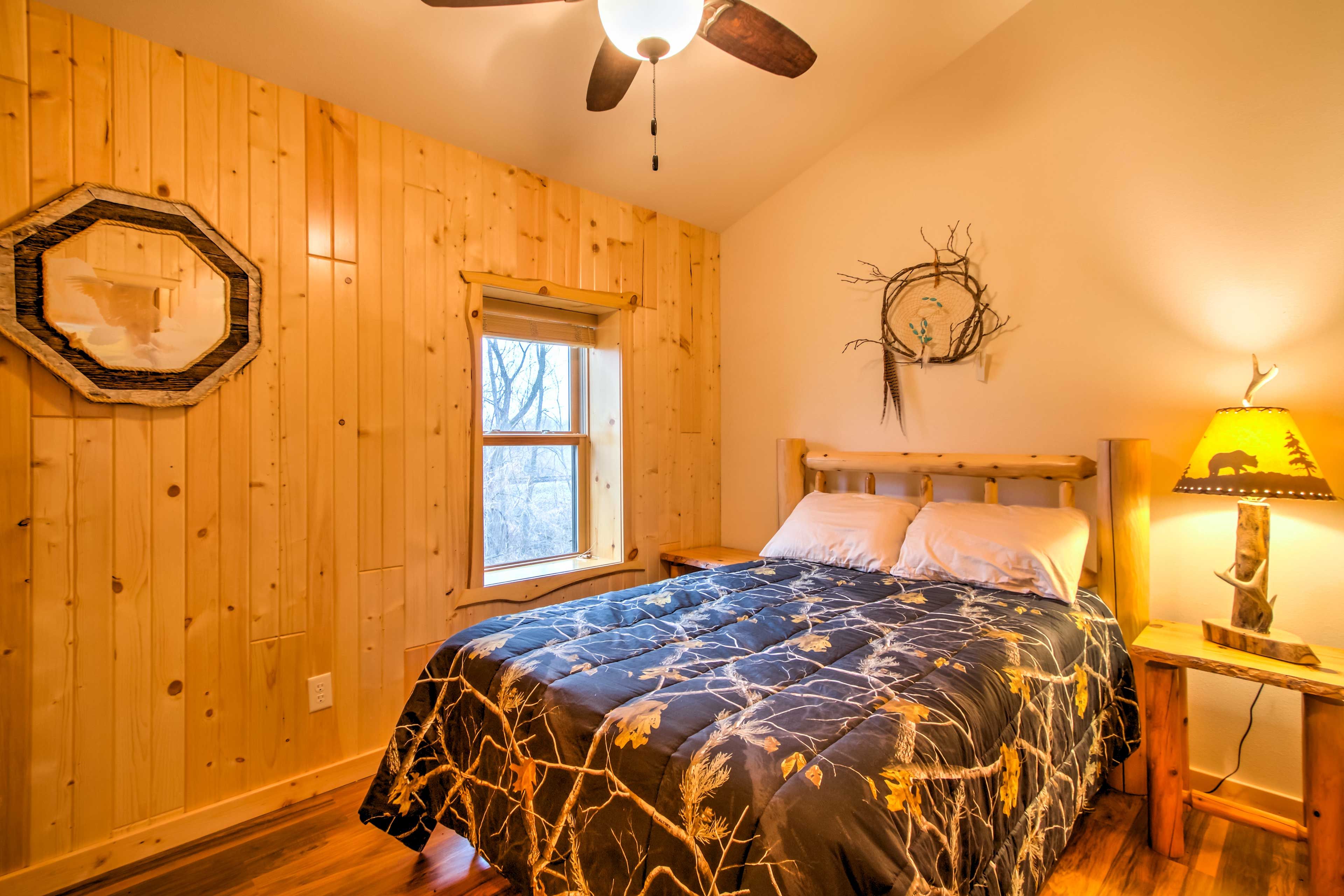 Bedroom 1 | Queen Bed | Linens Provided