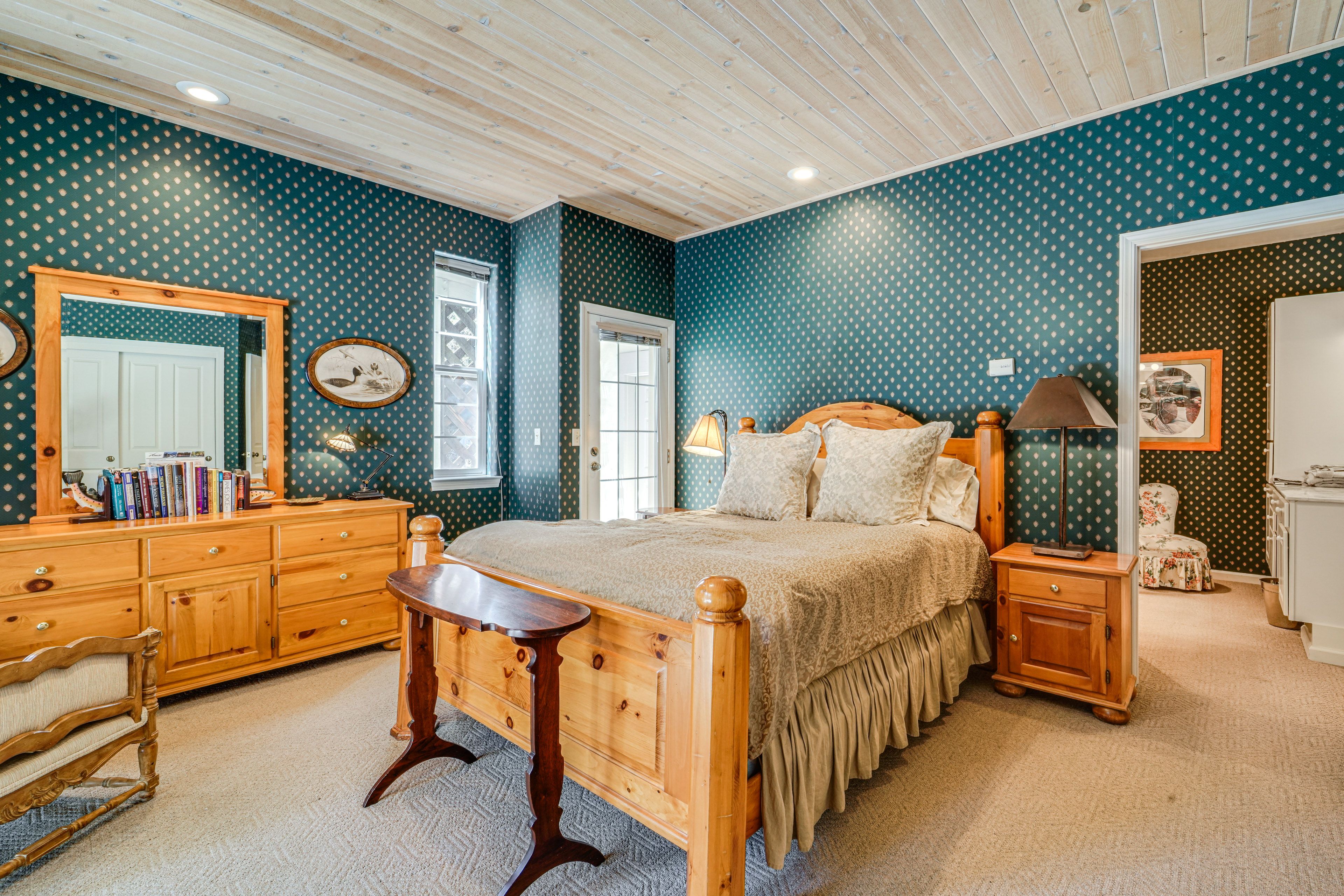 Bedroom 1 | Lower Level | Queen Bed | Linens Provided | En-Suite Balcony
