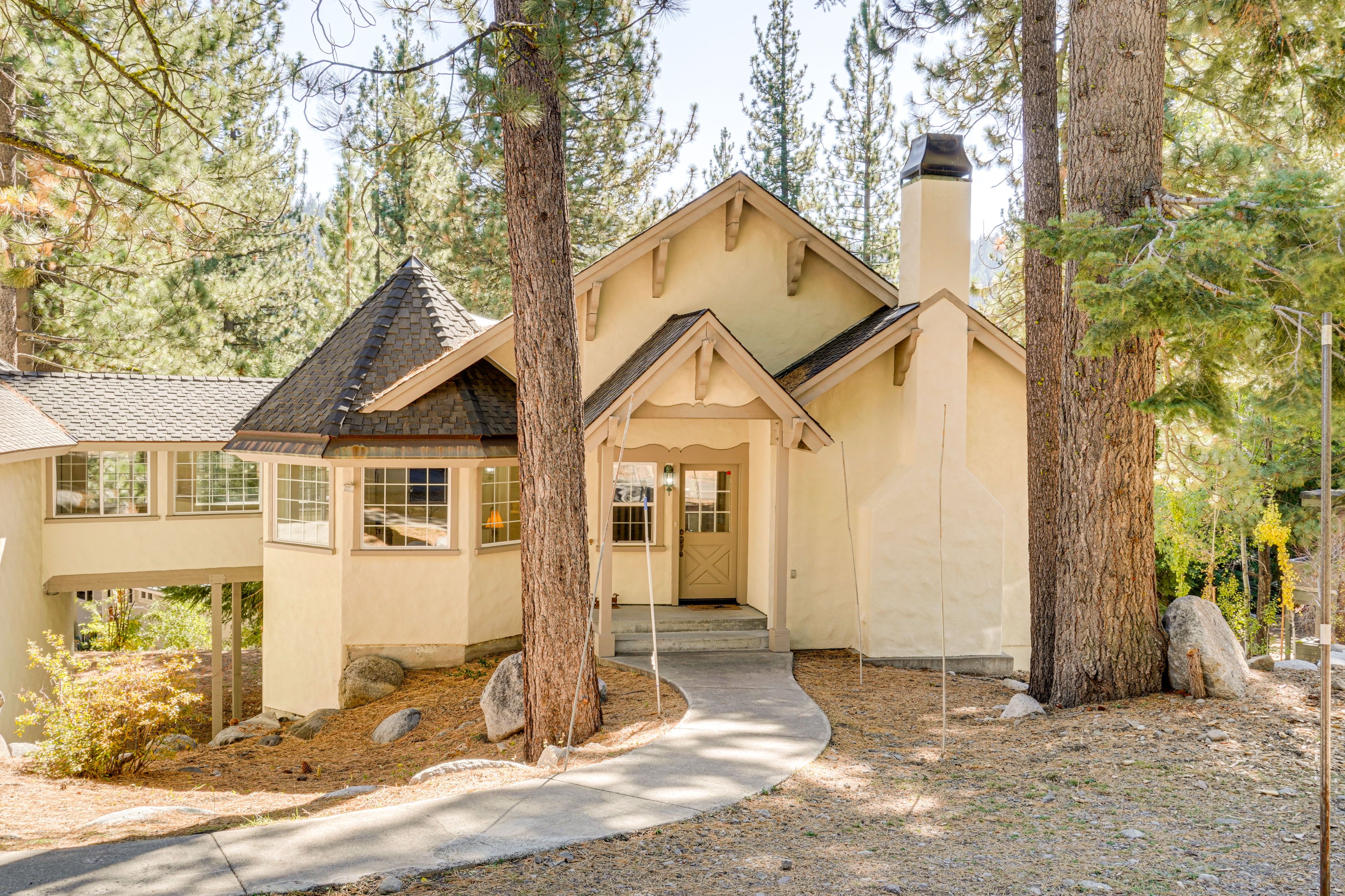 Olympic Valley Vacation Rental | 4BR | 3BA | Stairs Required | 3,000 Sq Ft