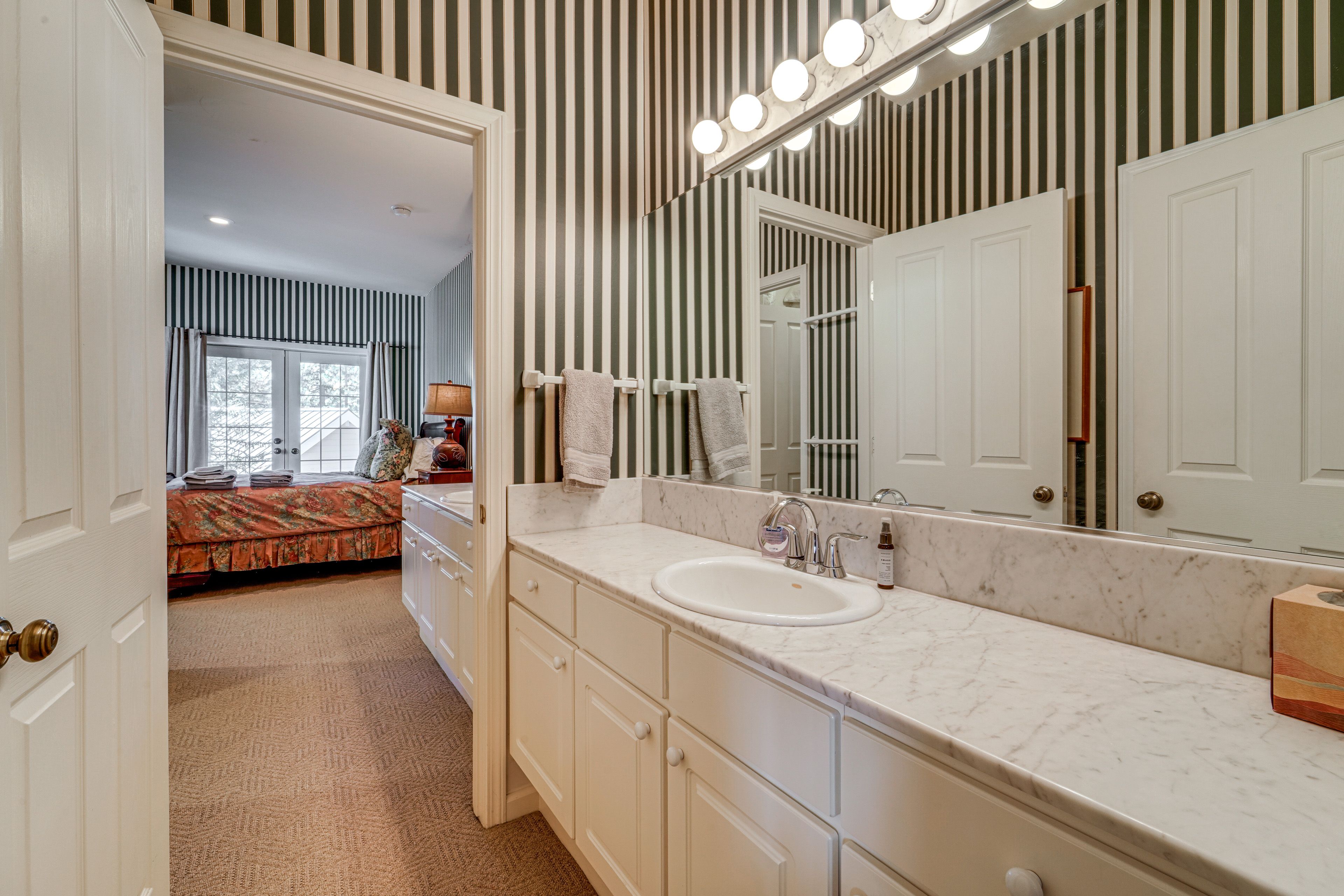 Jack-and-Jill Bathroom | Lower Level | Complimentary Toiletries