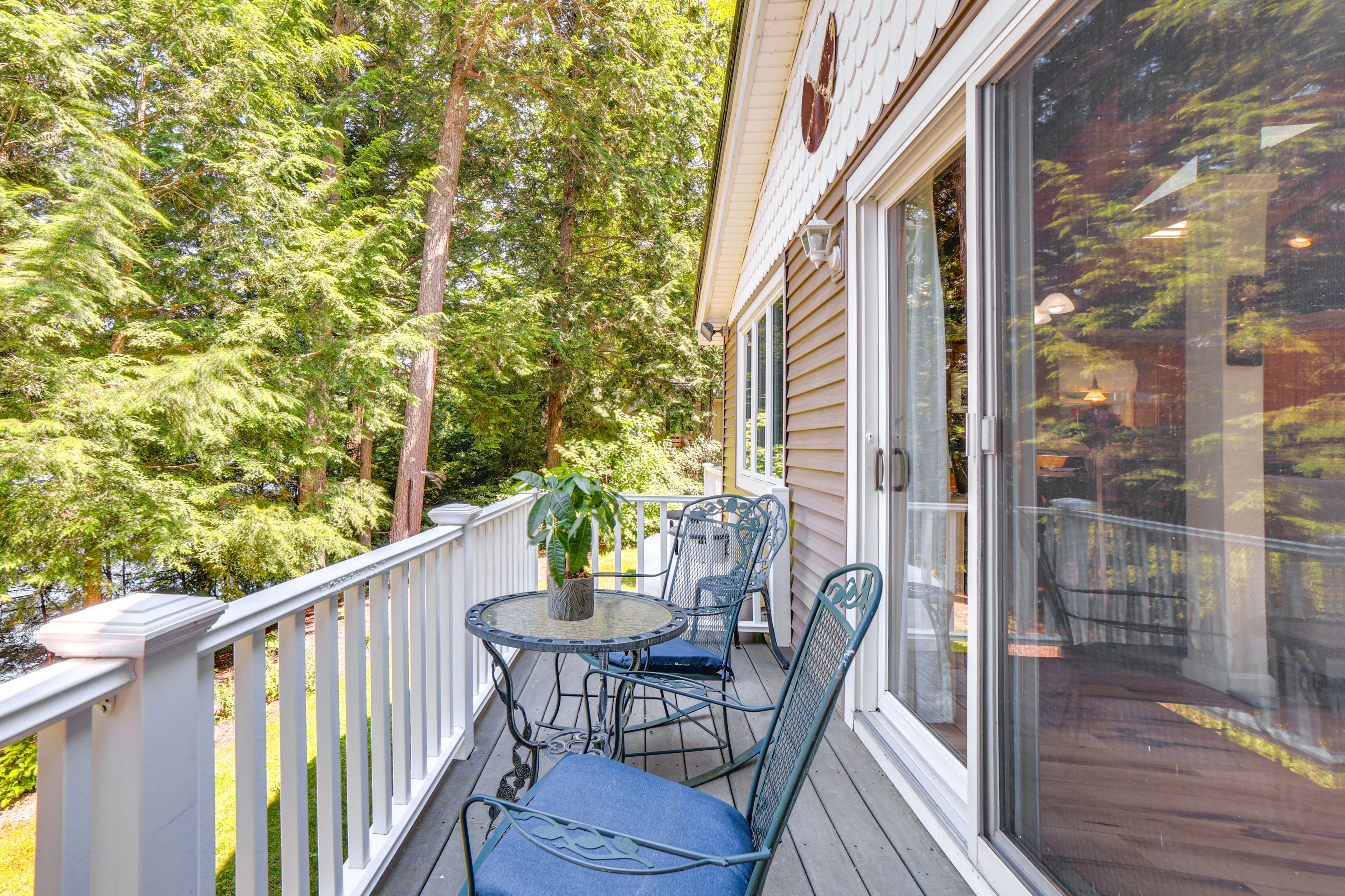 Deck | Outdoor Dining