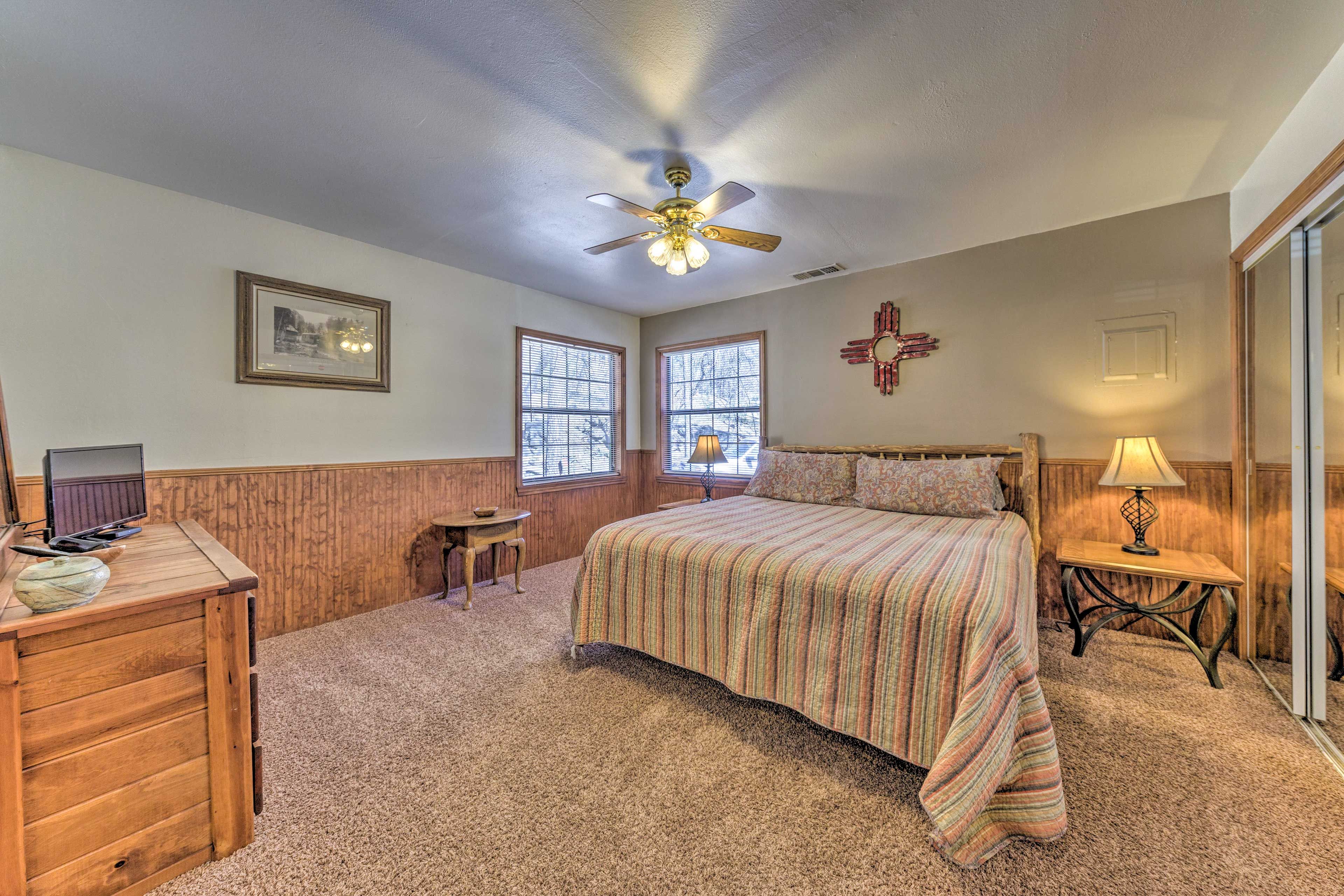 Bedroom 1 | King Bed | Linens Provided