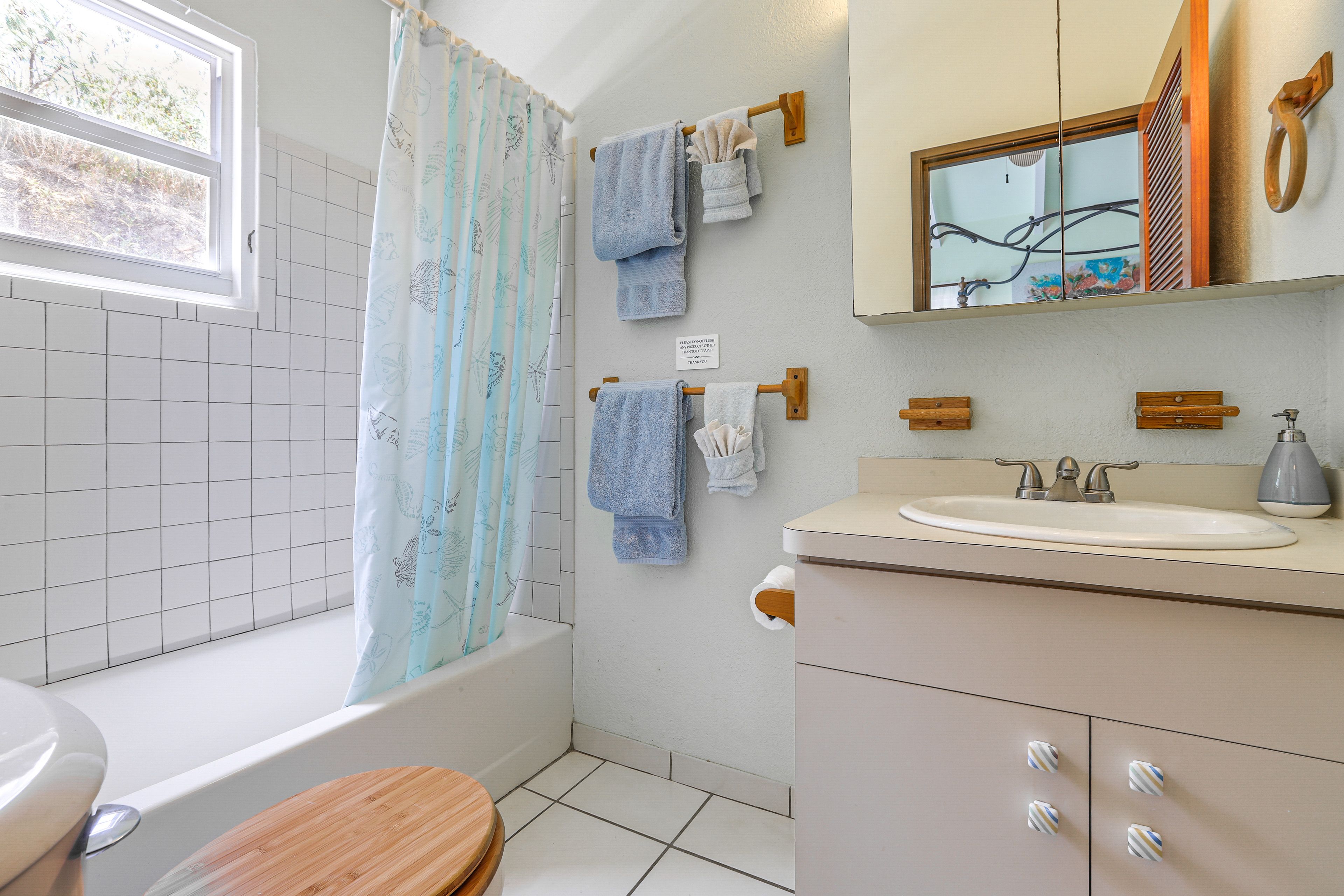 En-Suite Bathroom | Towels Provided