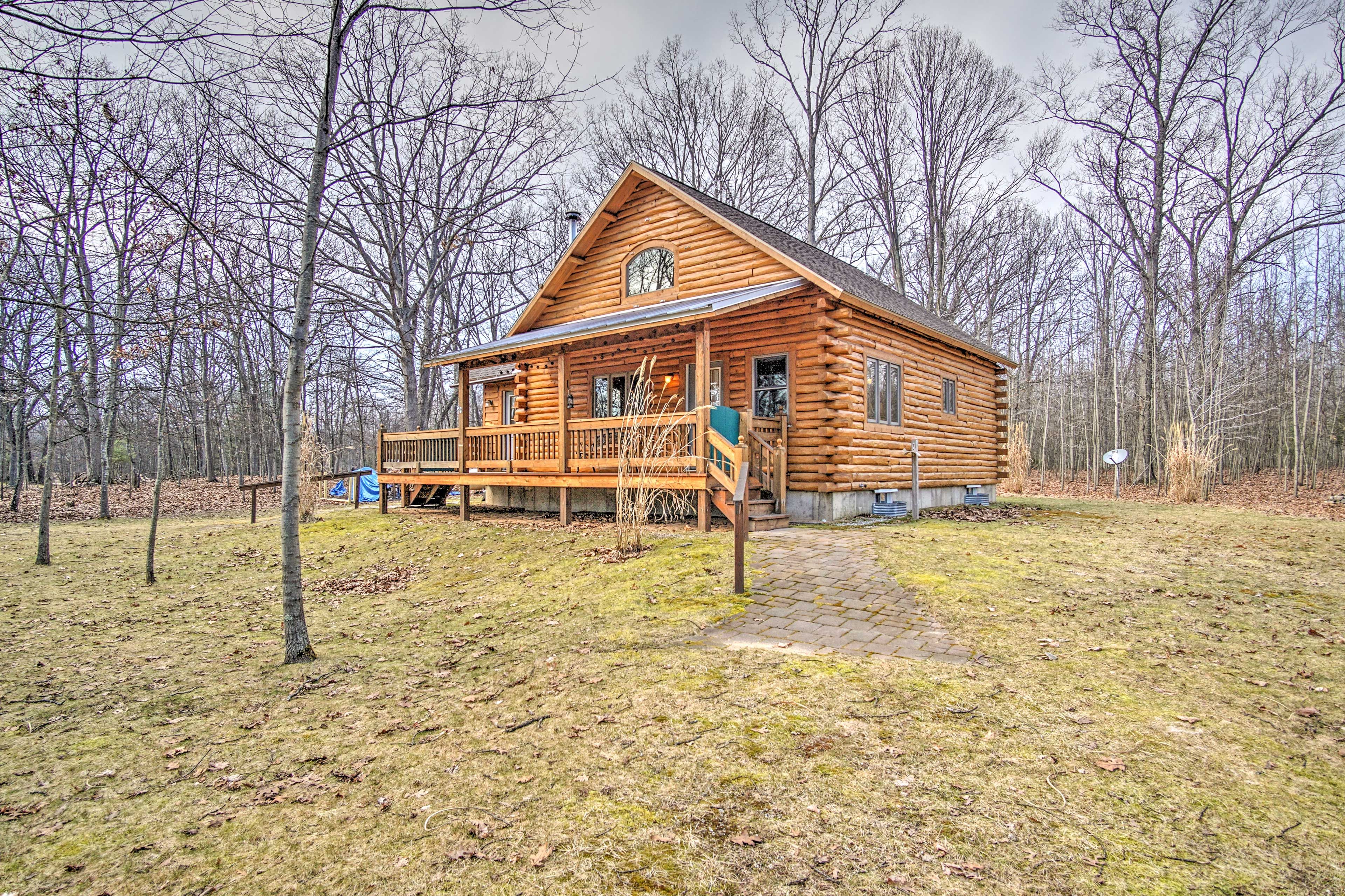 Experience tranquility when you escape to this remote cabin!
