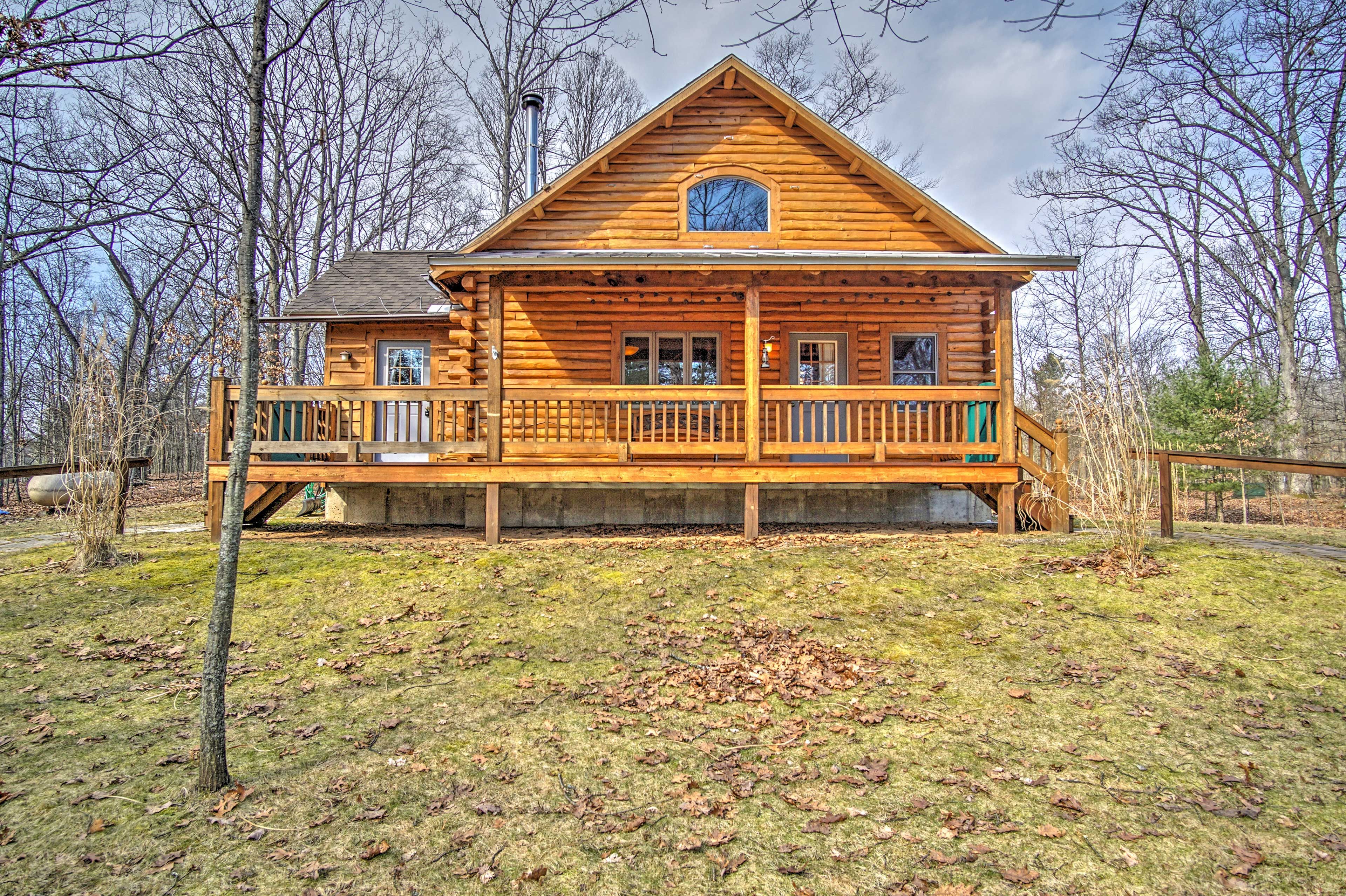 This remote cabin is perfect for those seeking a private and peaceful getaway.