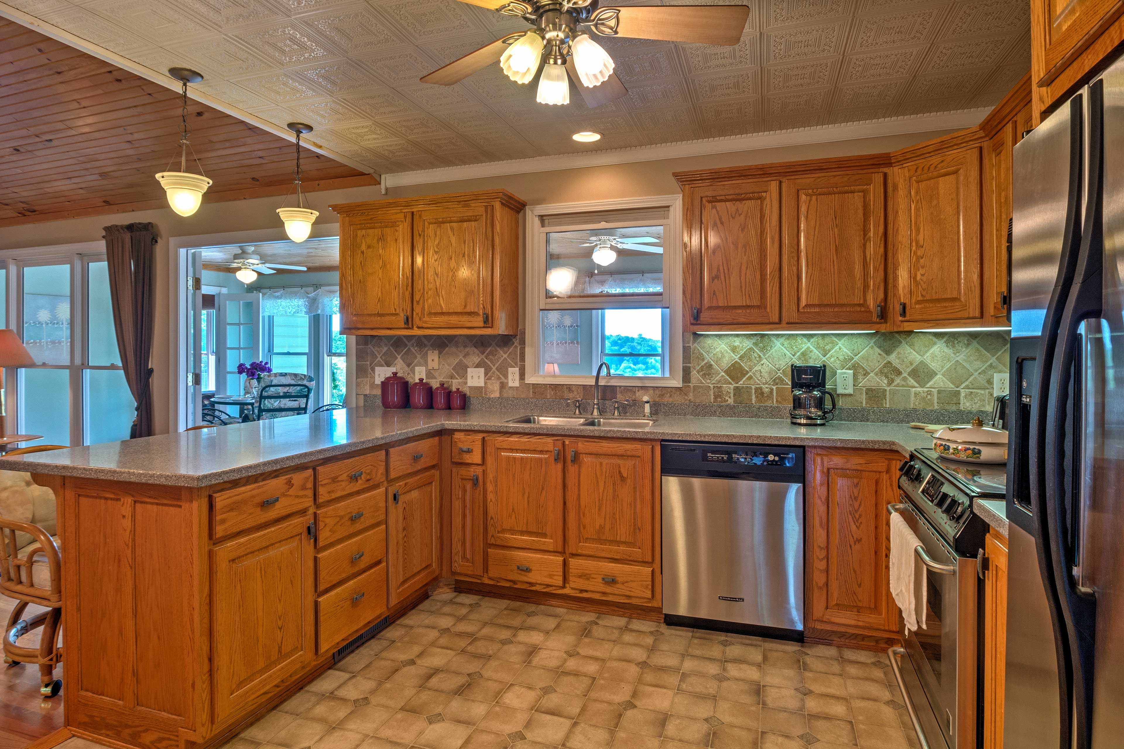 Stainless steel appliances make cooking and cleanup a breeze.