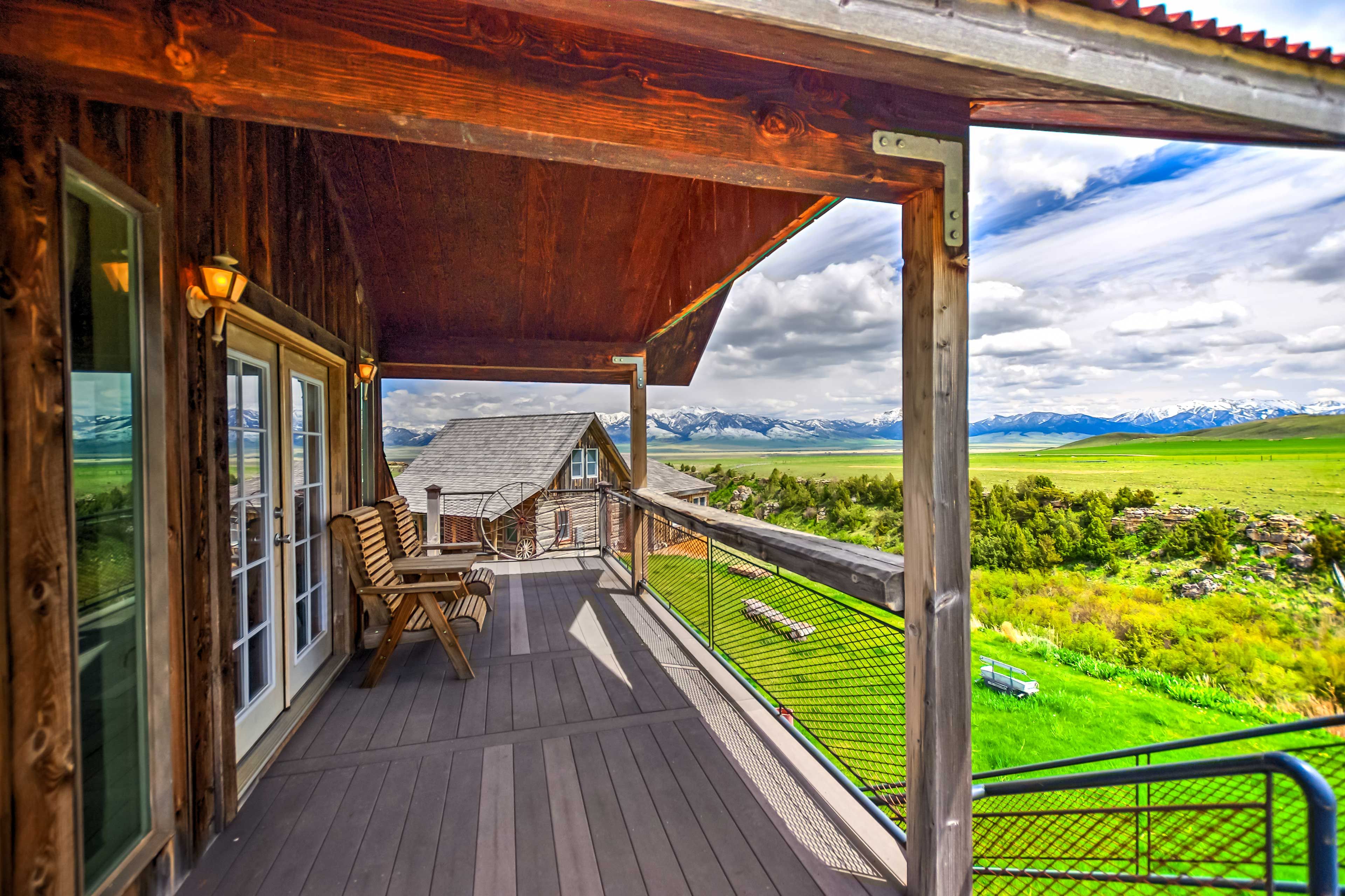 Balcony w/ Mountain Views