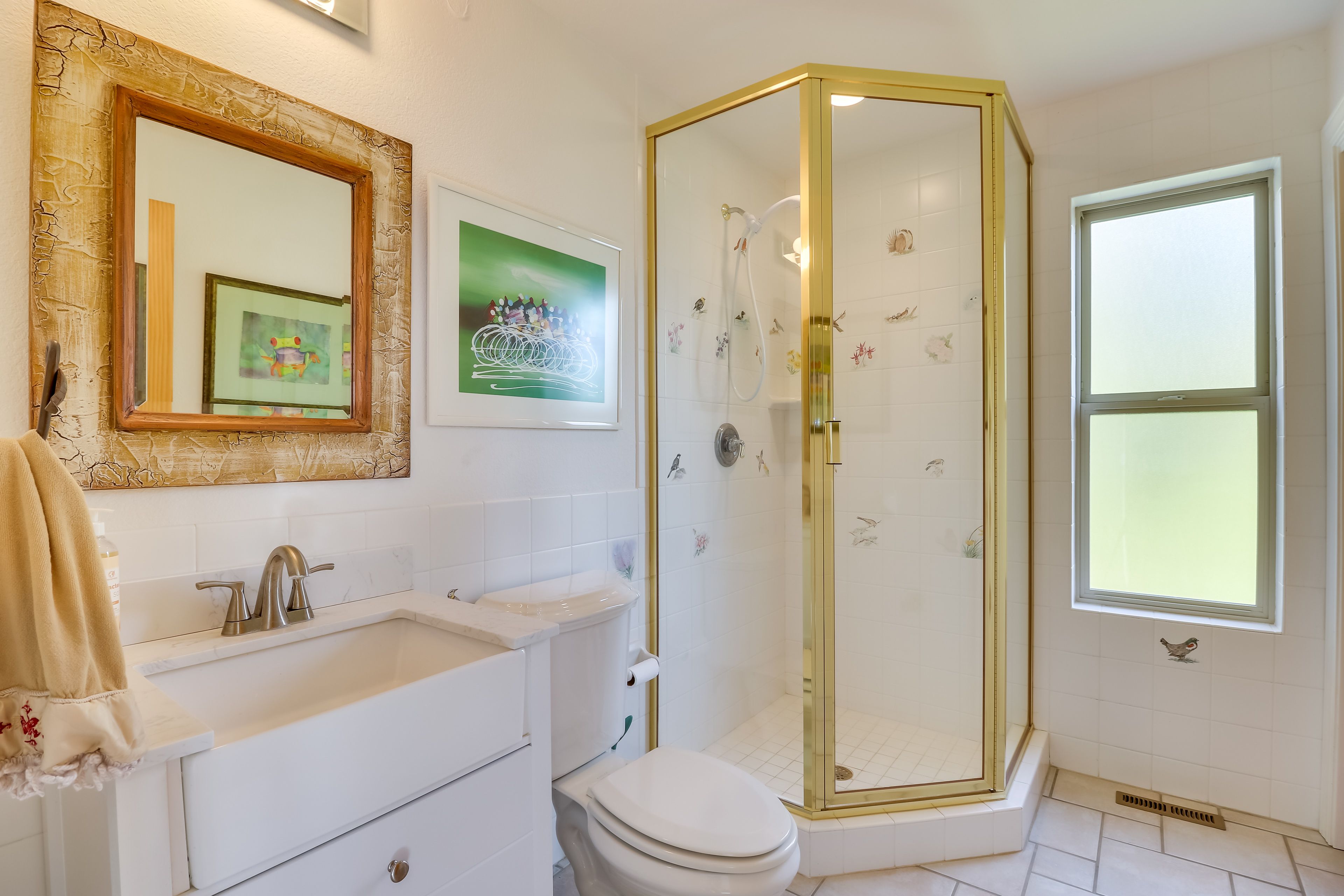 Full Bathroom | 1st Floor