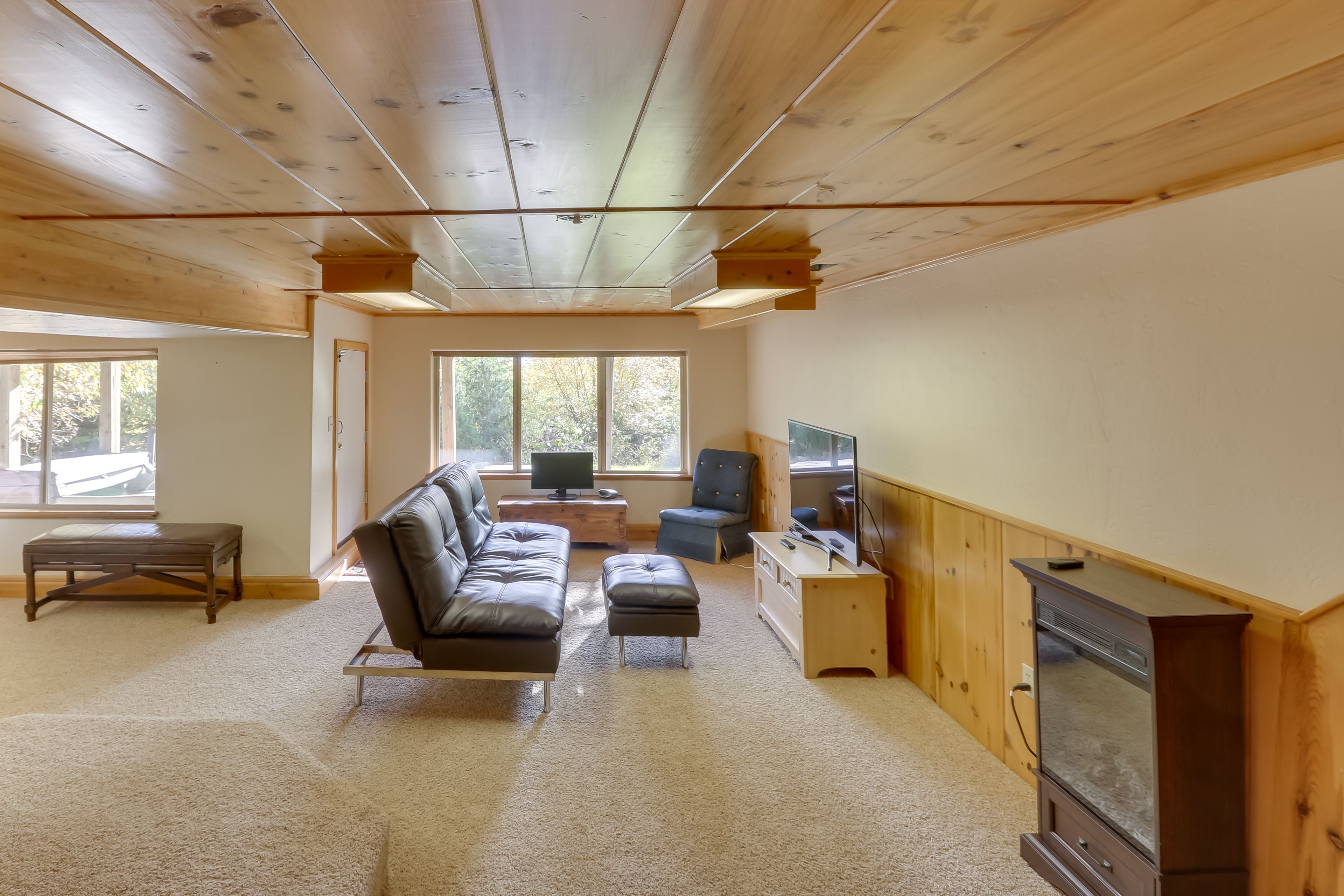 Bedroom 3 | Basement | Queen Bed | Twin Daybed w/ Twin Trundle