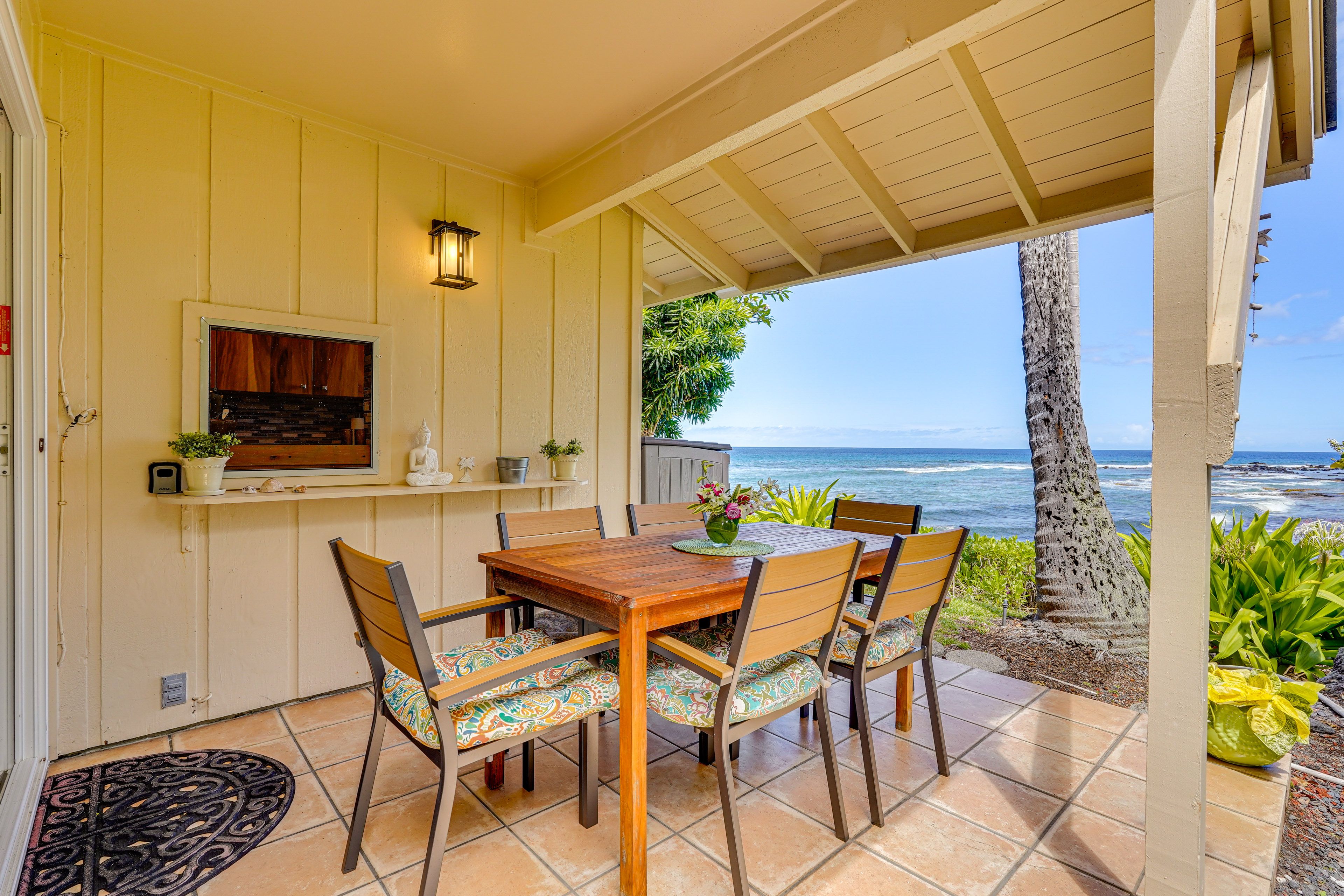 Kailua Kona Vacation Rental | 2BR | 2BA | 950 Sq Ft | Stairs Required