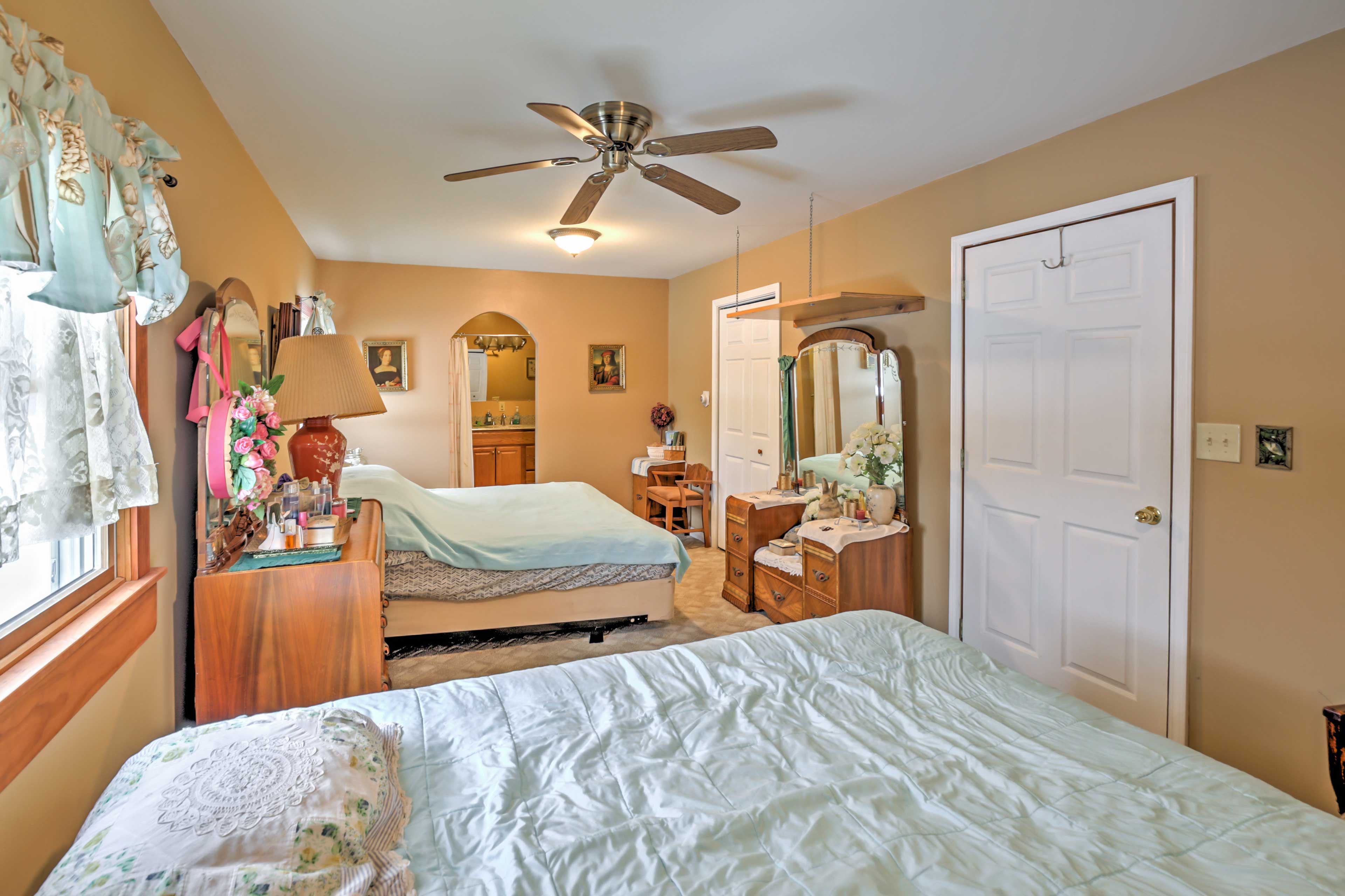Bedroom 1 | King Bed | Queen Bed | Linens Provided