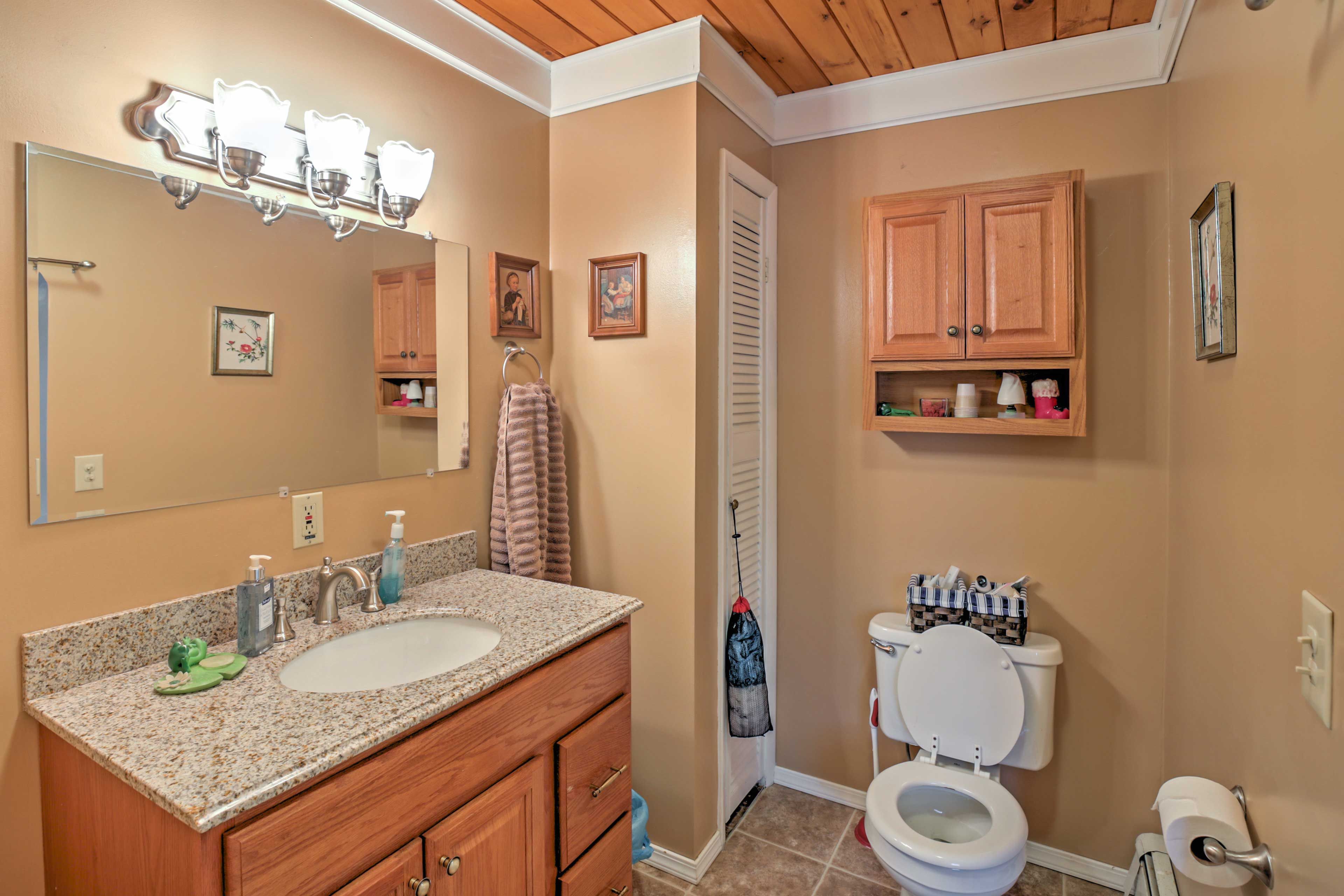 Bathroom | Towels Provided