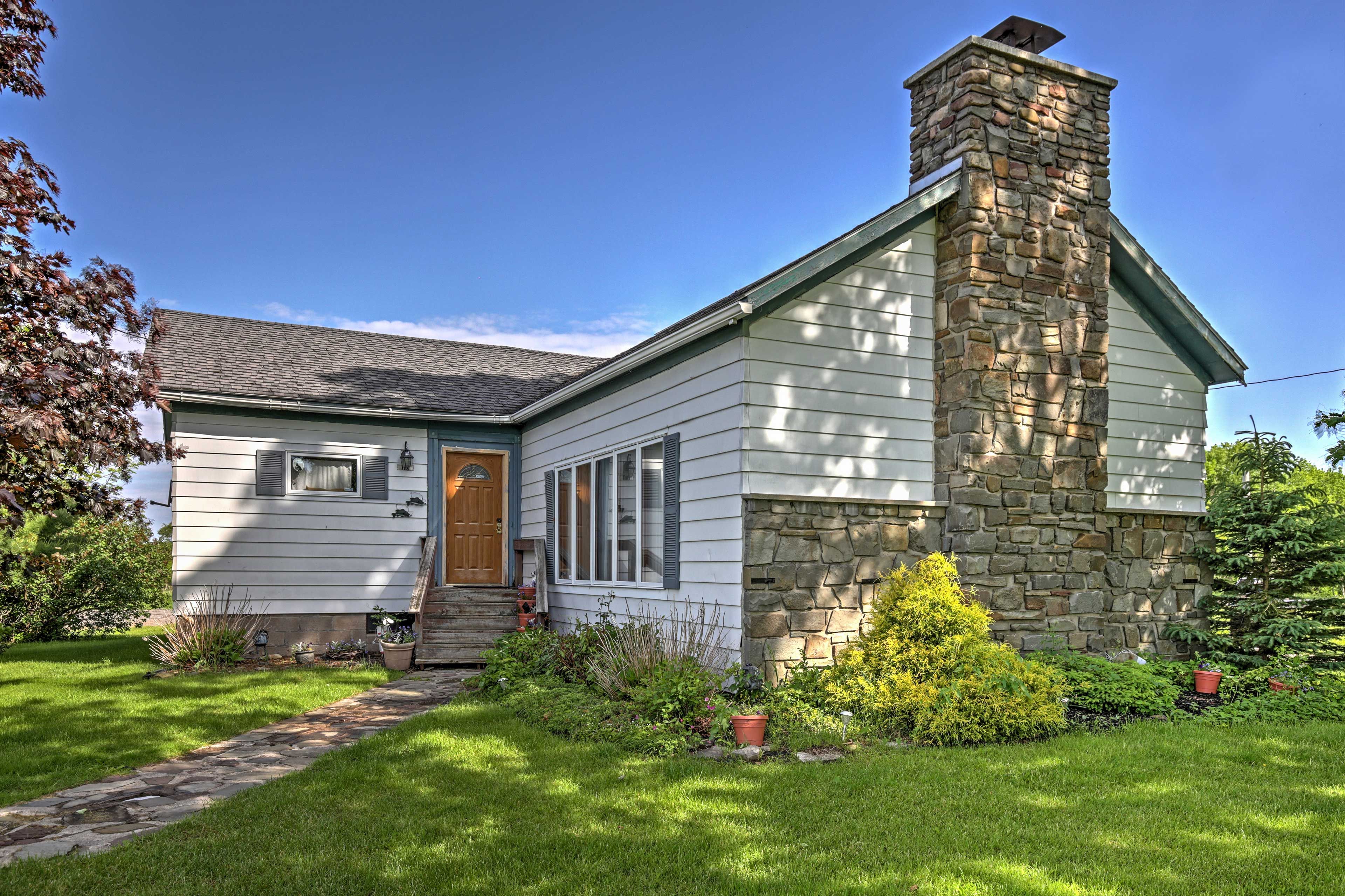 Pulaski Vacation Rental | 2BR | 1.5BA | 1,800 Sq Ft | Stairs Required