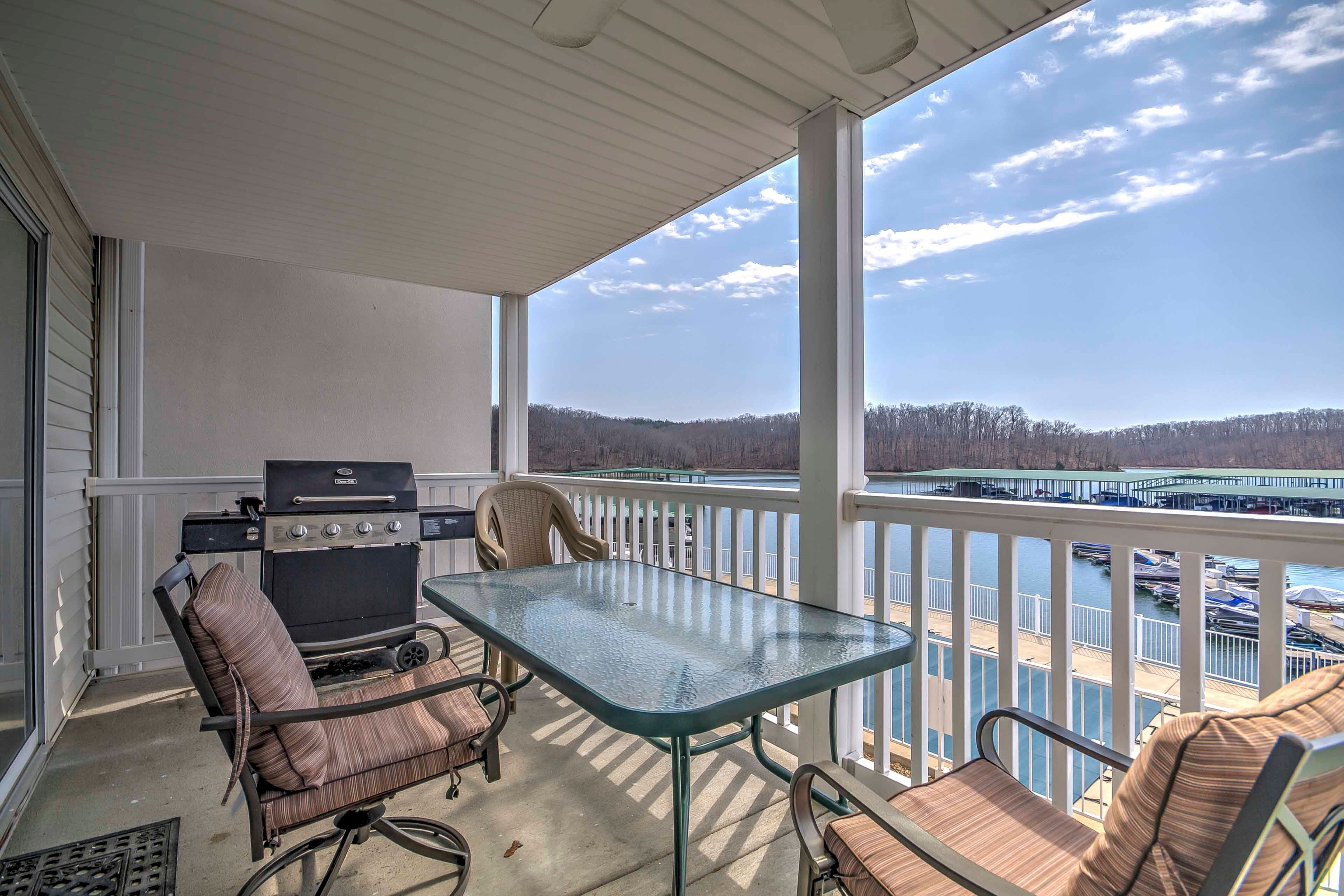 Dine outside and enjoy beautiful lakefront views.