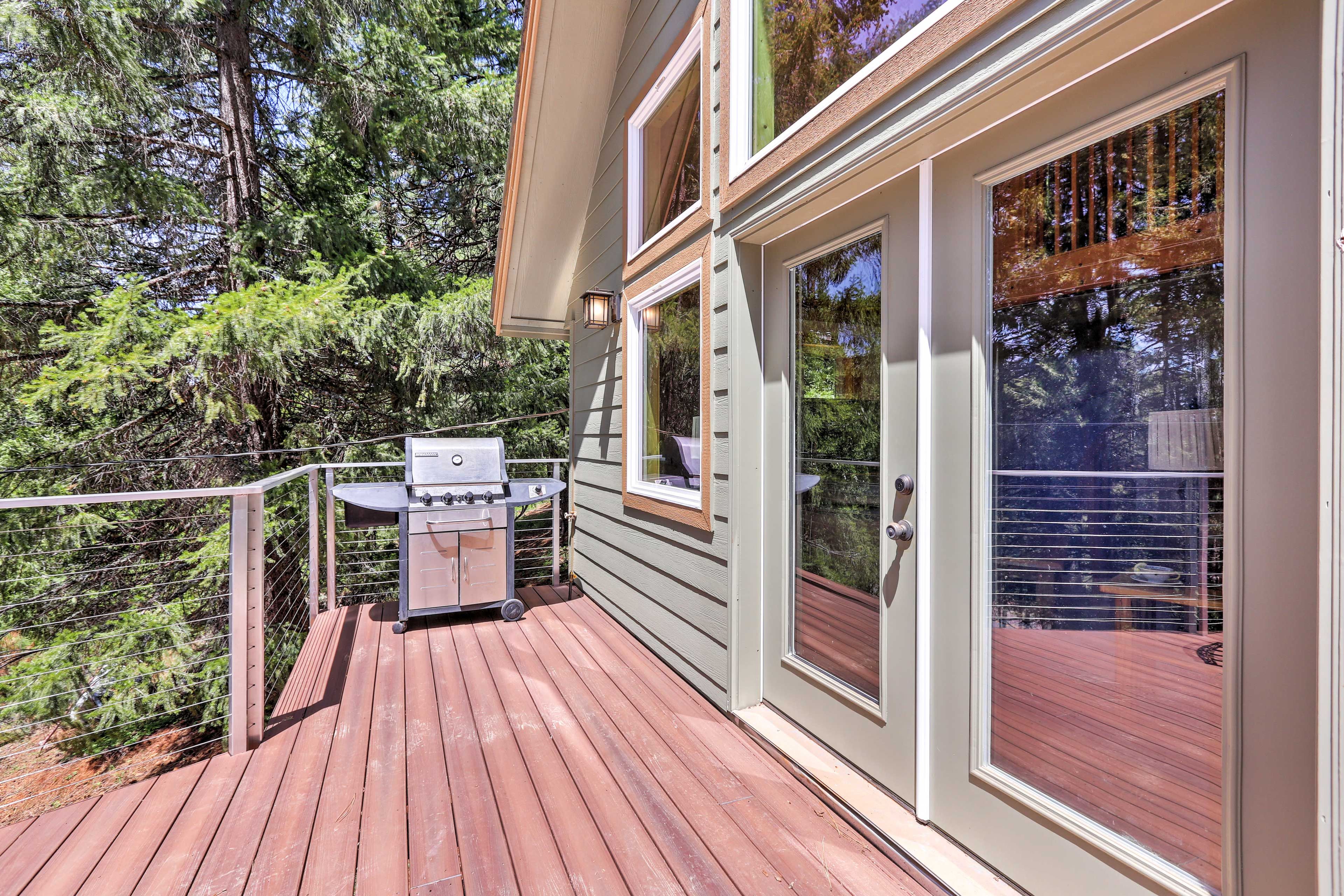 Private Deck | Gas Grill | Lounge Furniture