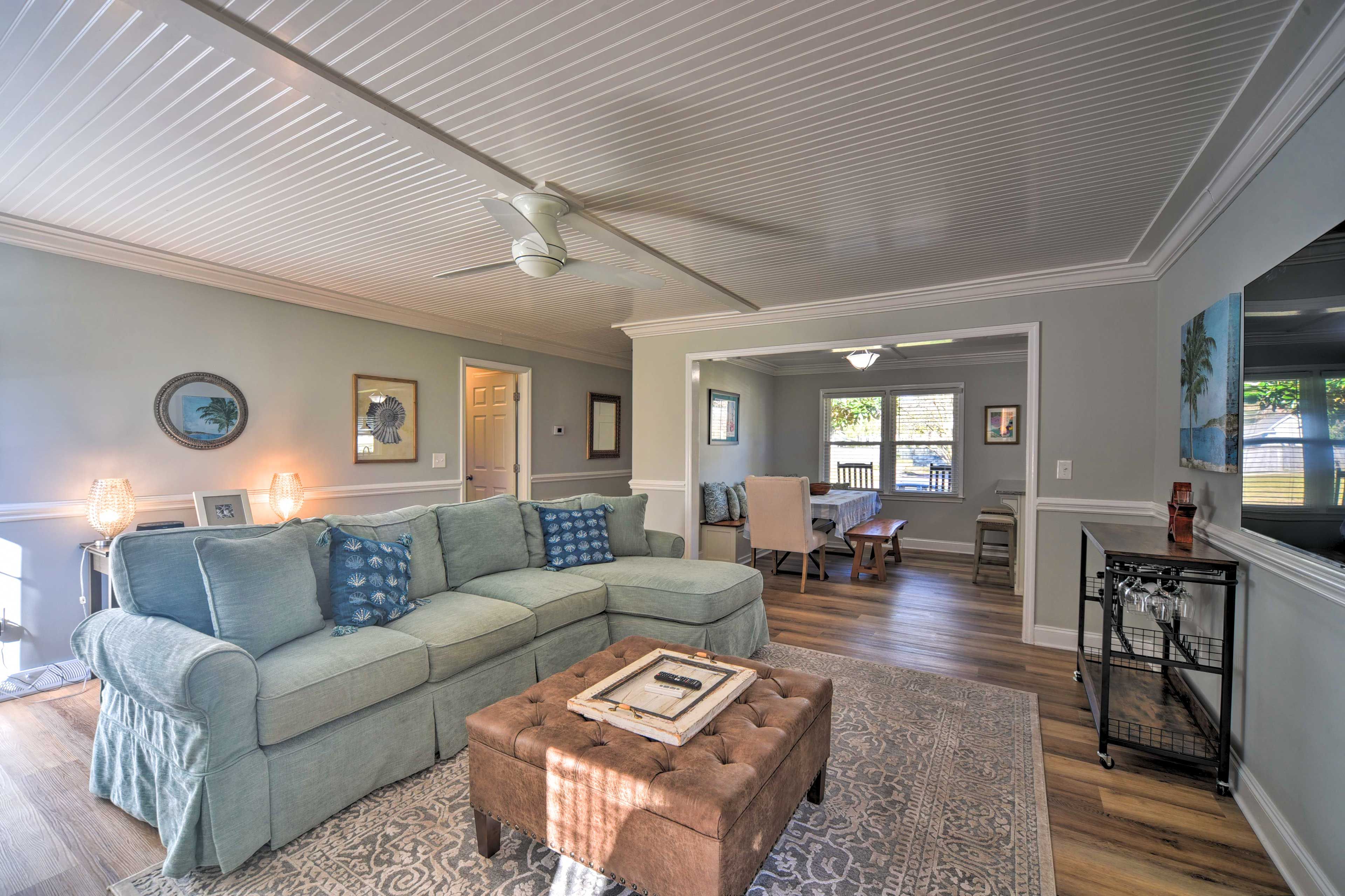 Living Room | Central A/C & Heating | Electric Heating