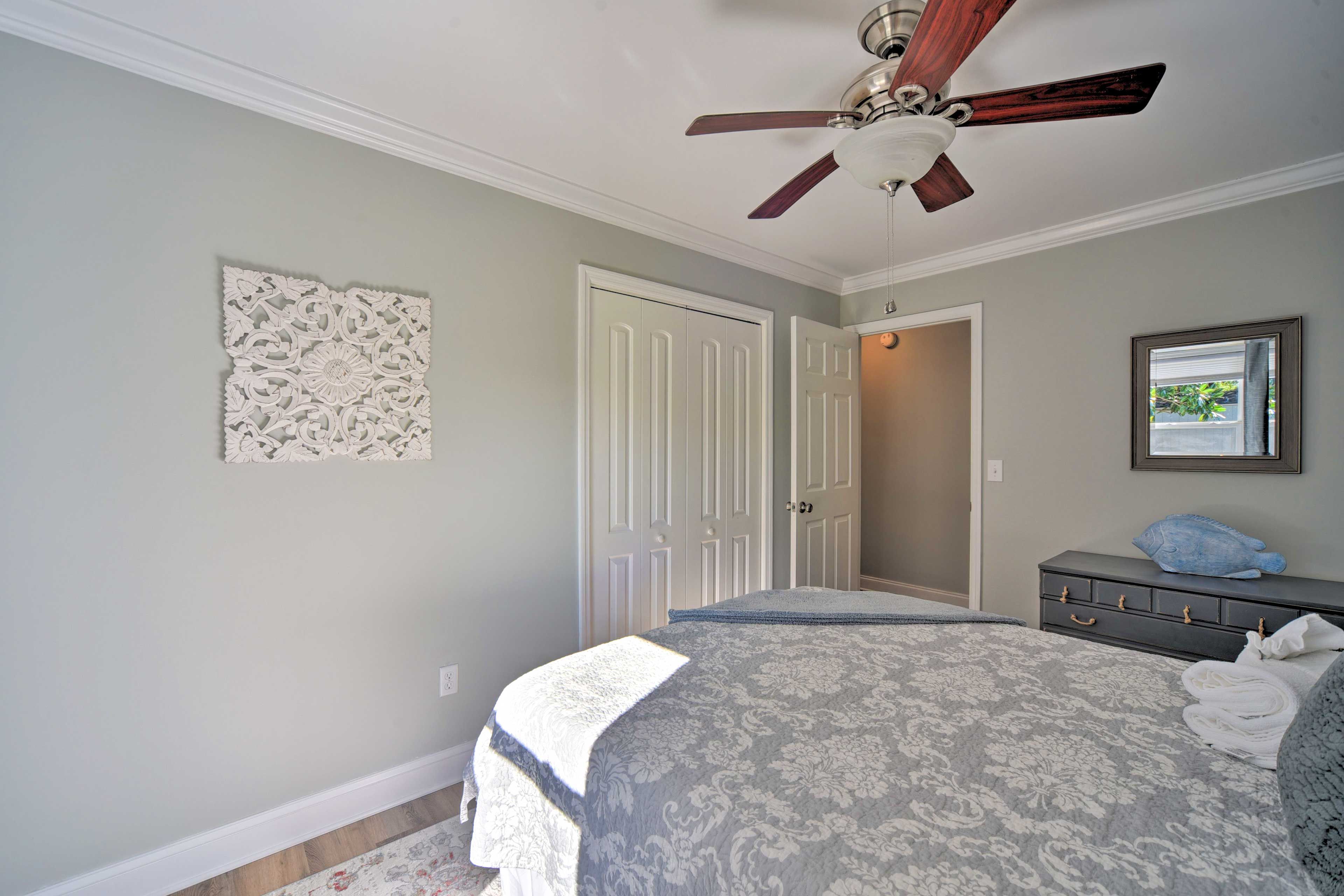 Bedroom 2 | Pack 'n Play Available