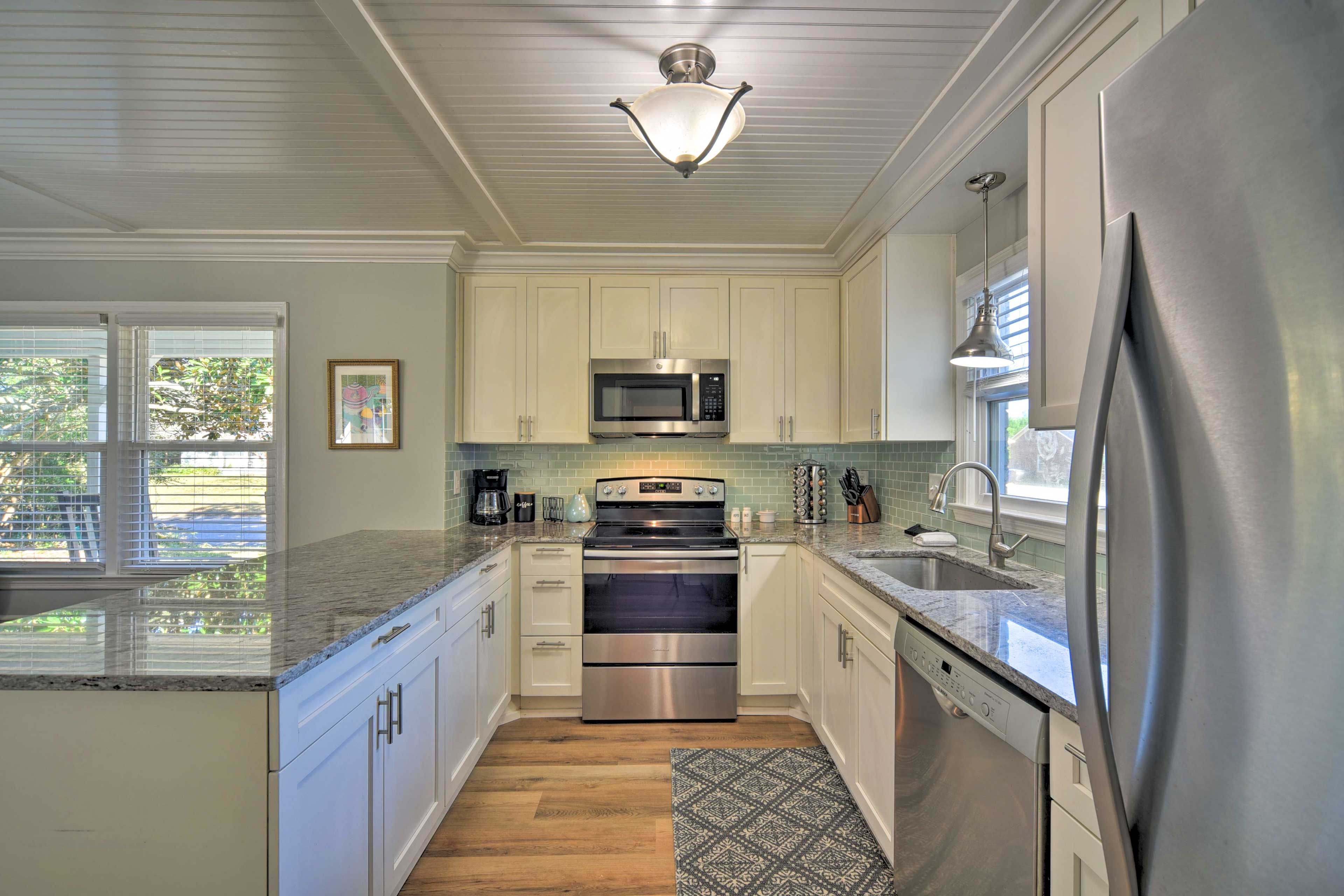 Kitchen | Drip Coffee Maker | Coffee Grinder | Blender | Ice Maker | Spices
