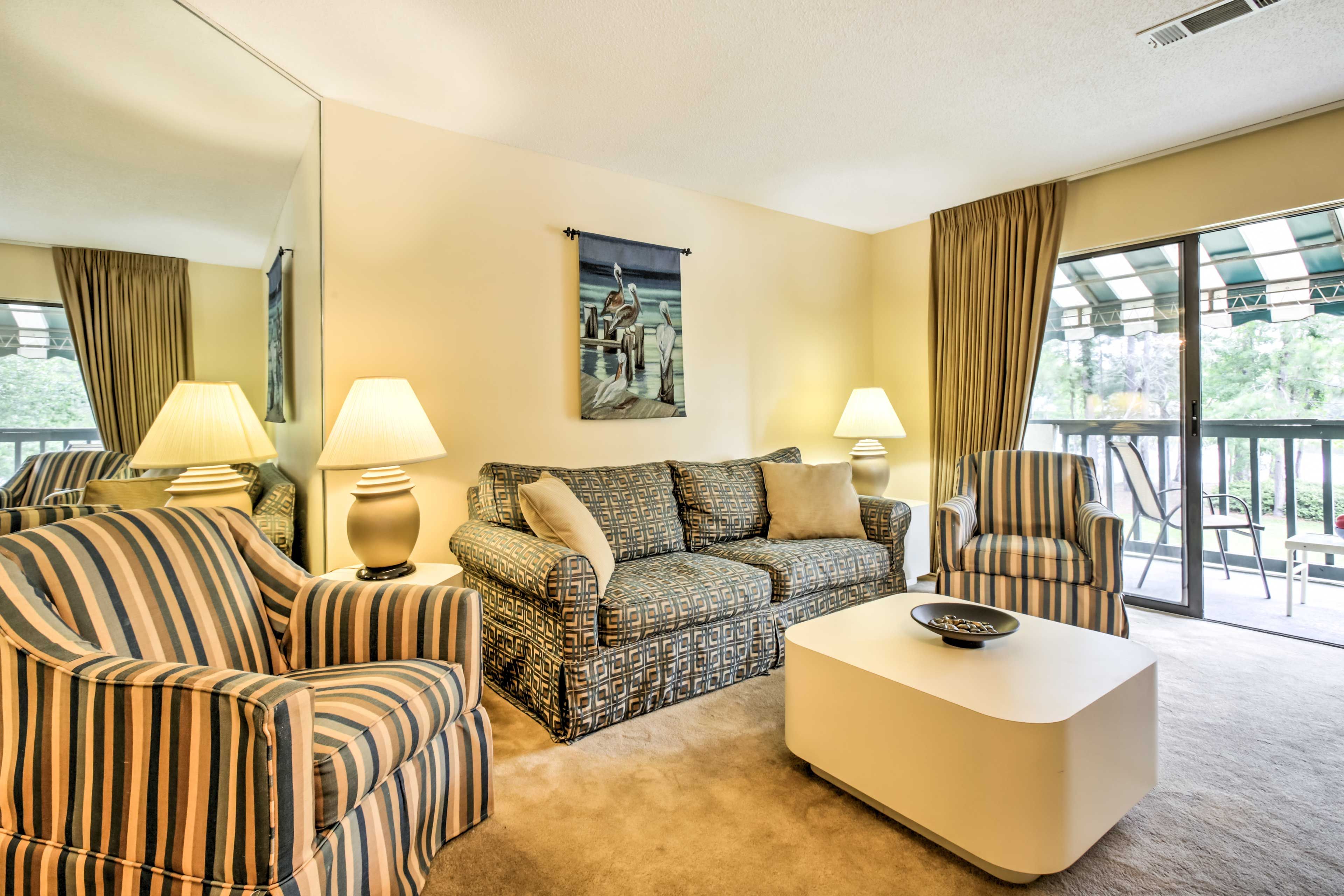 Living Room | Flat-Screen TV