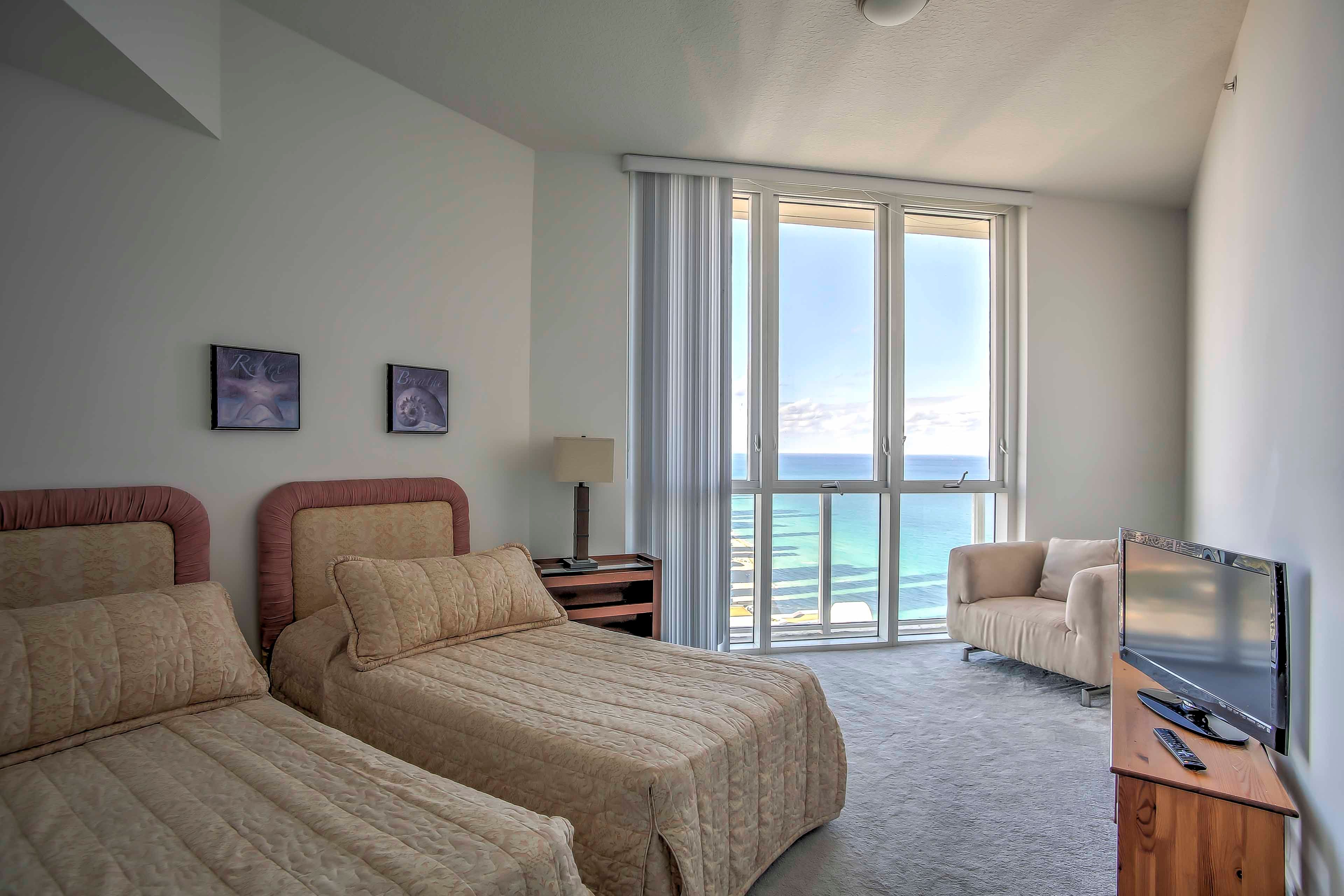This room offers 2 twin beds.