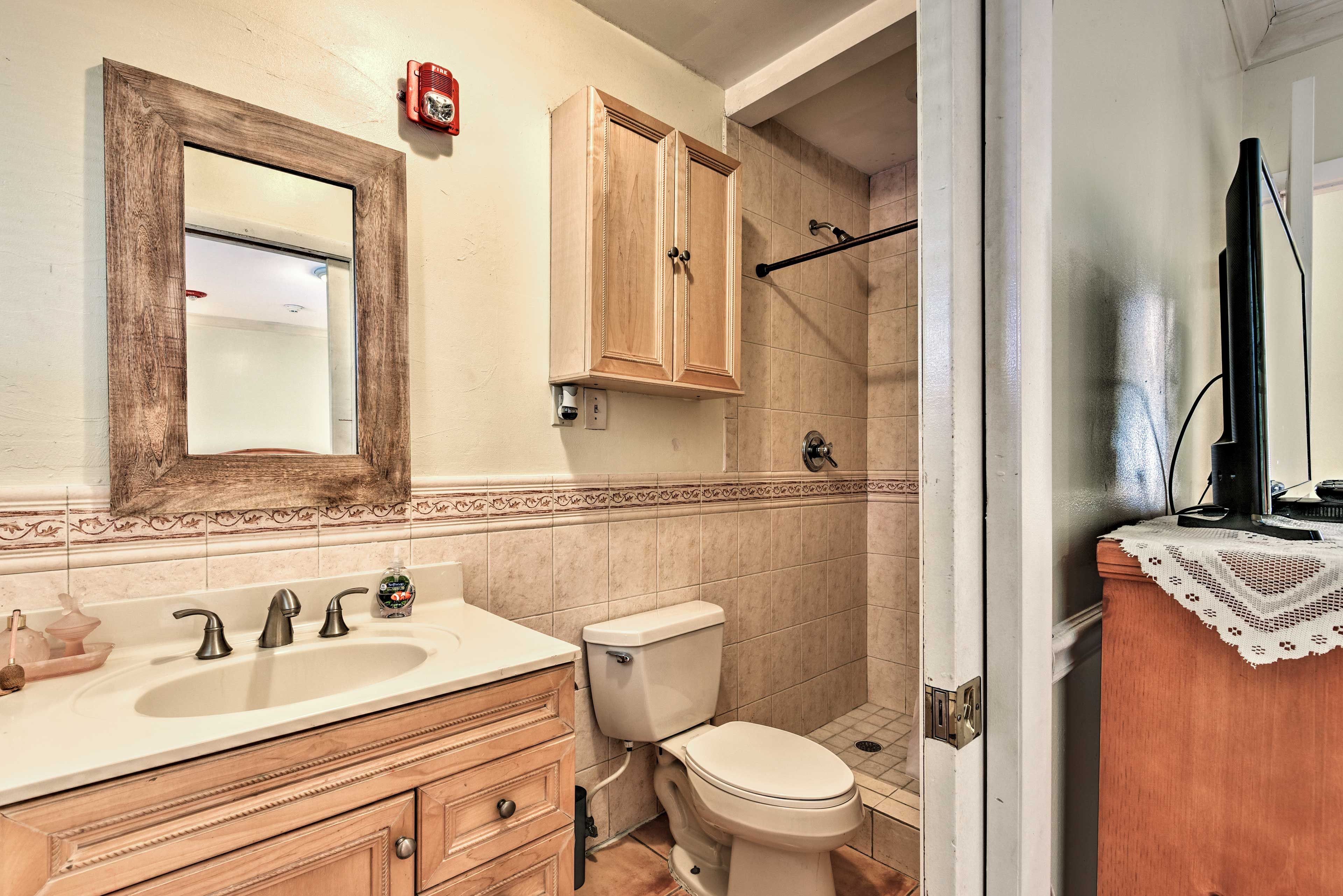 En-Suite Bathroom | Complimentary Toiletries