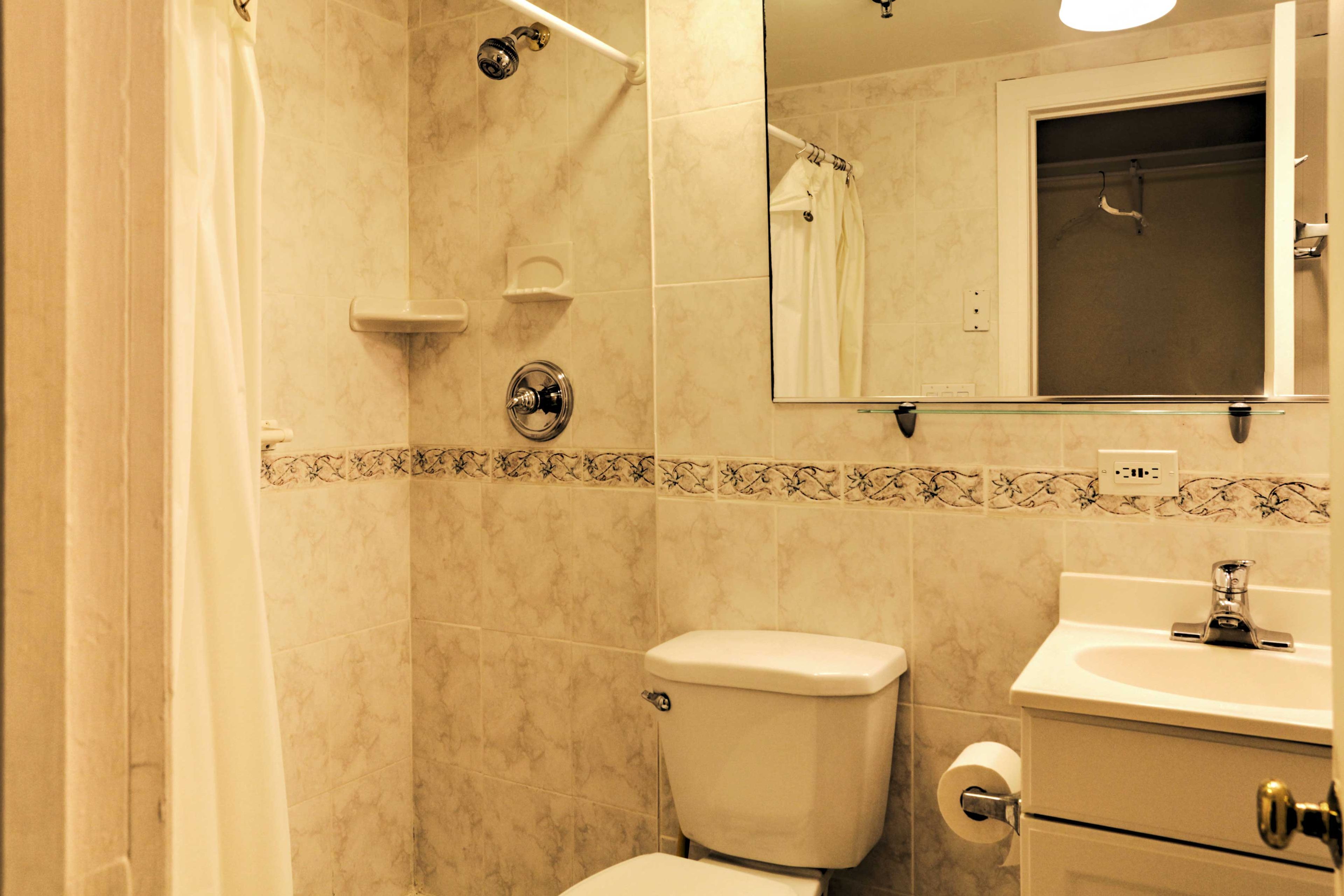 Wake up and wash off in the pristine en-suite bathroom.