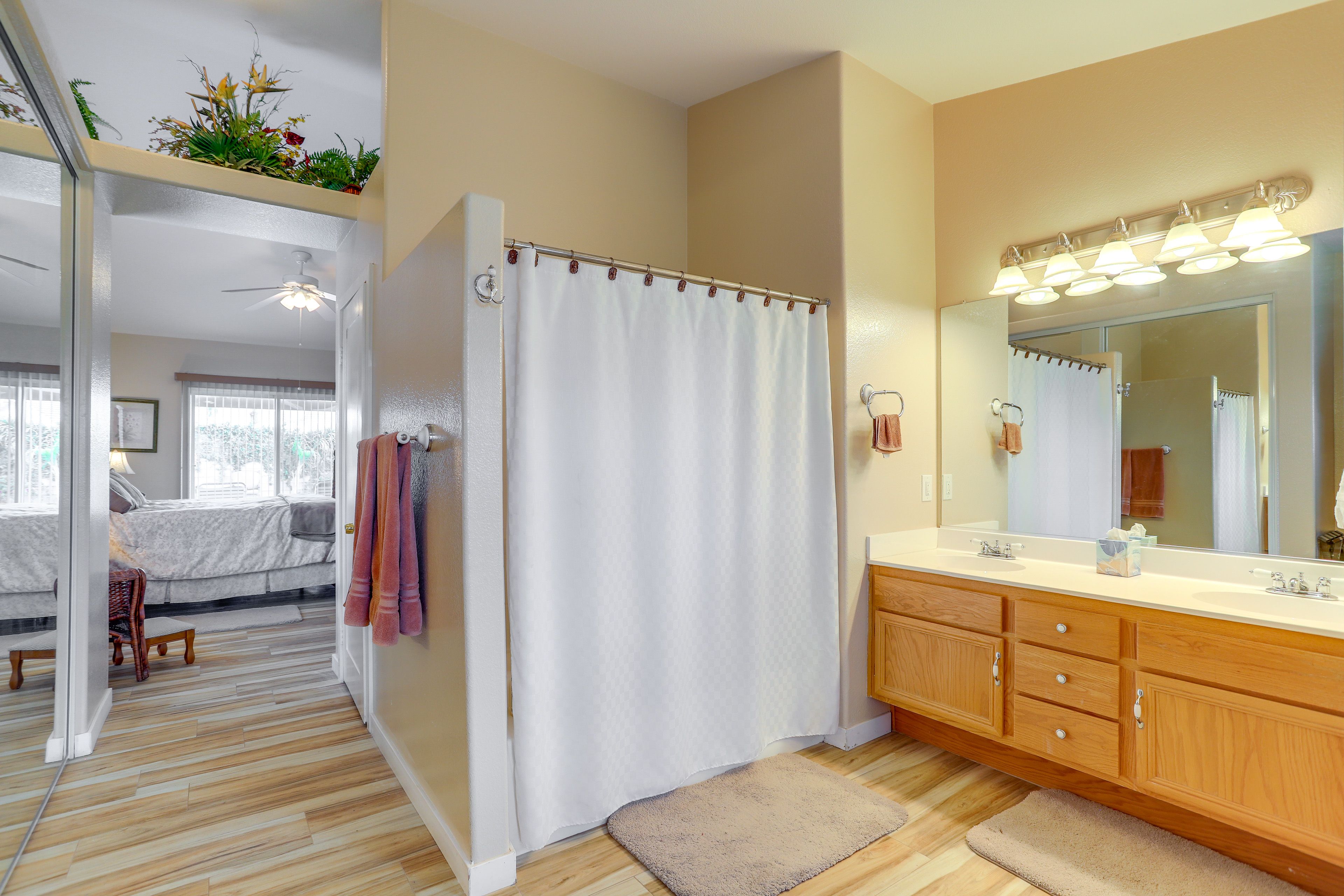 En-Suite Bathroom | Linens/Towels