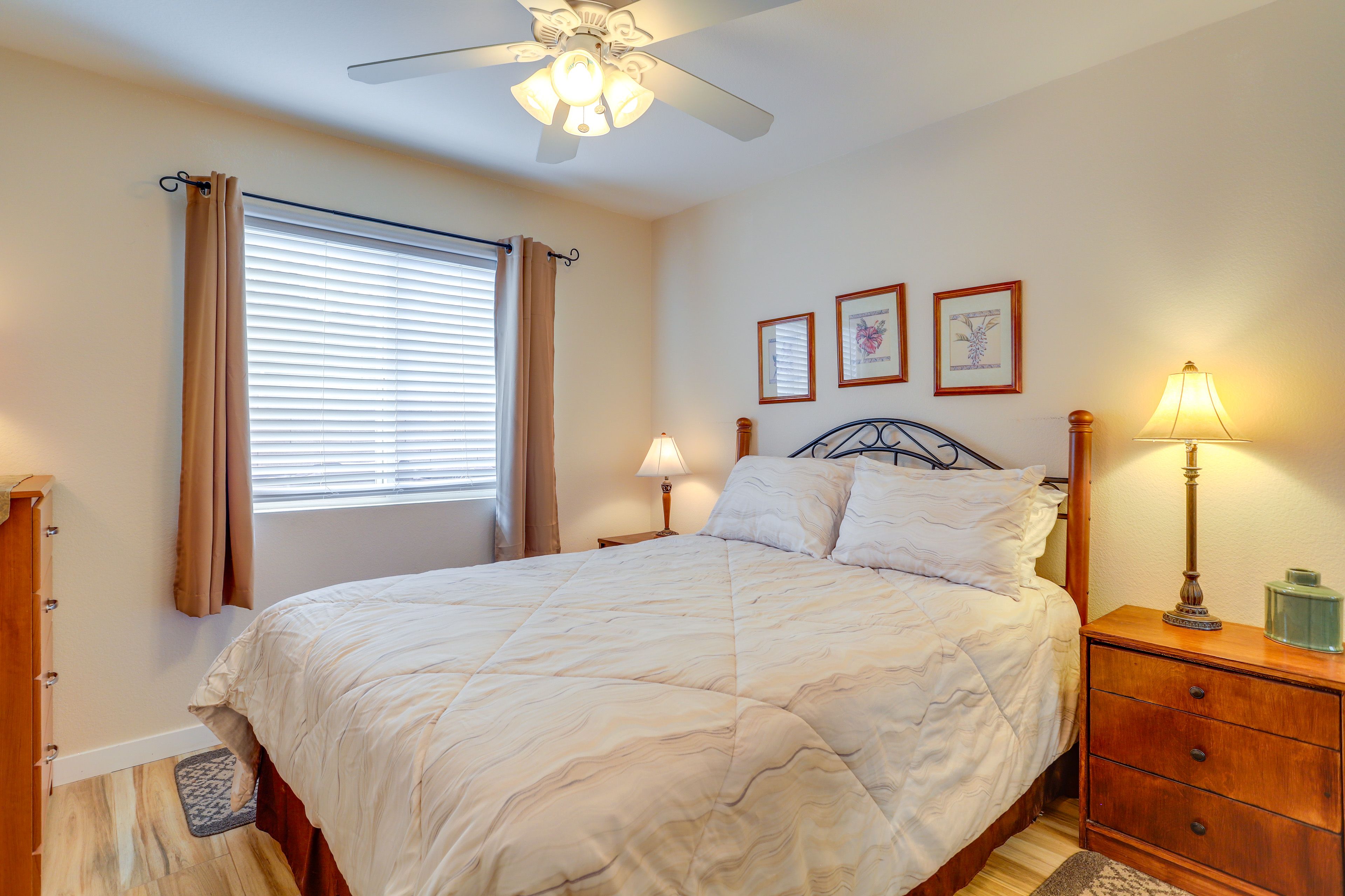 Bedroom 3 | Queen Bed