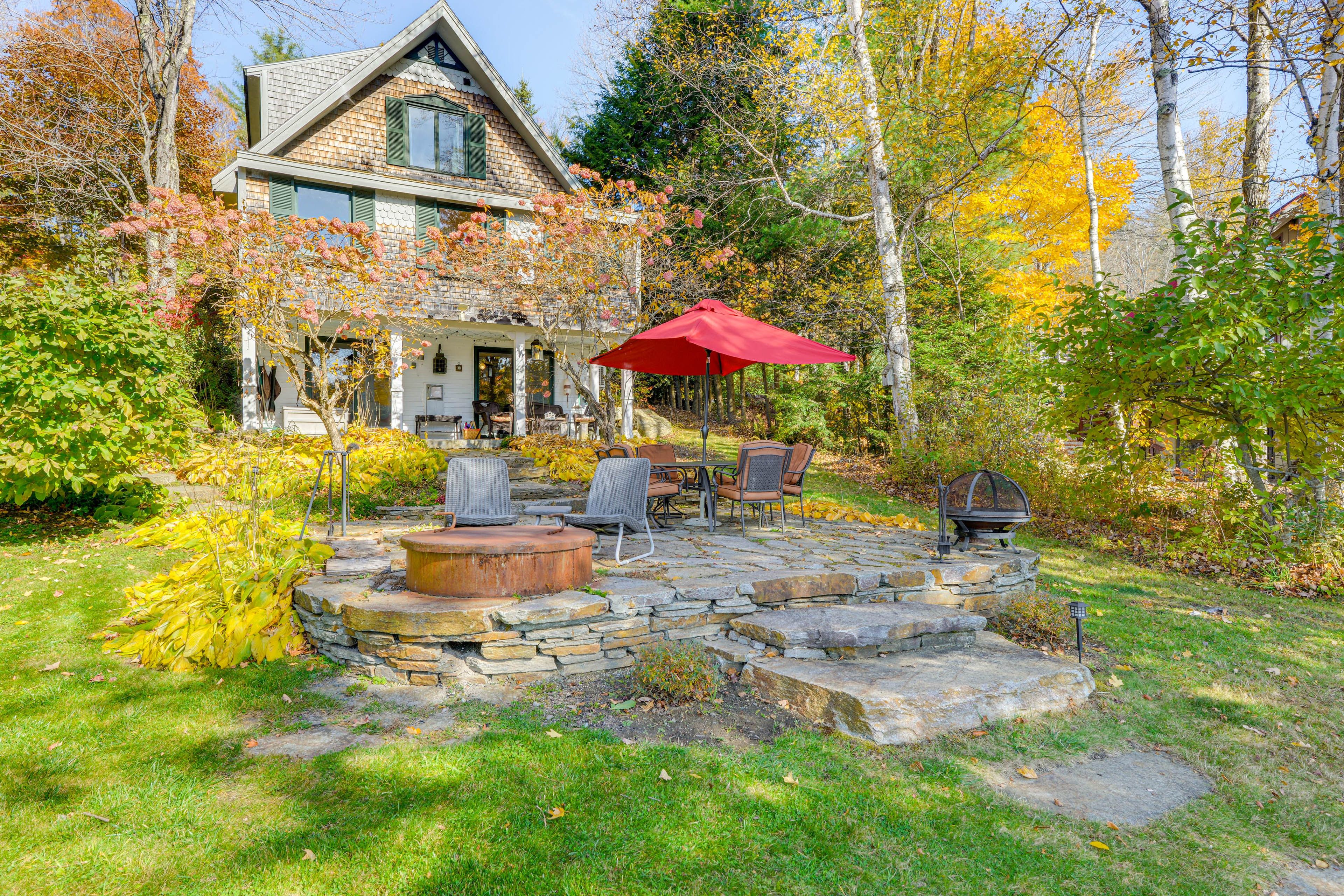 House Exterior | Private Dock | Kayaks | Fire Pit | Outdoor Dining Areas