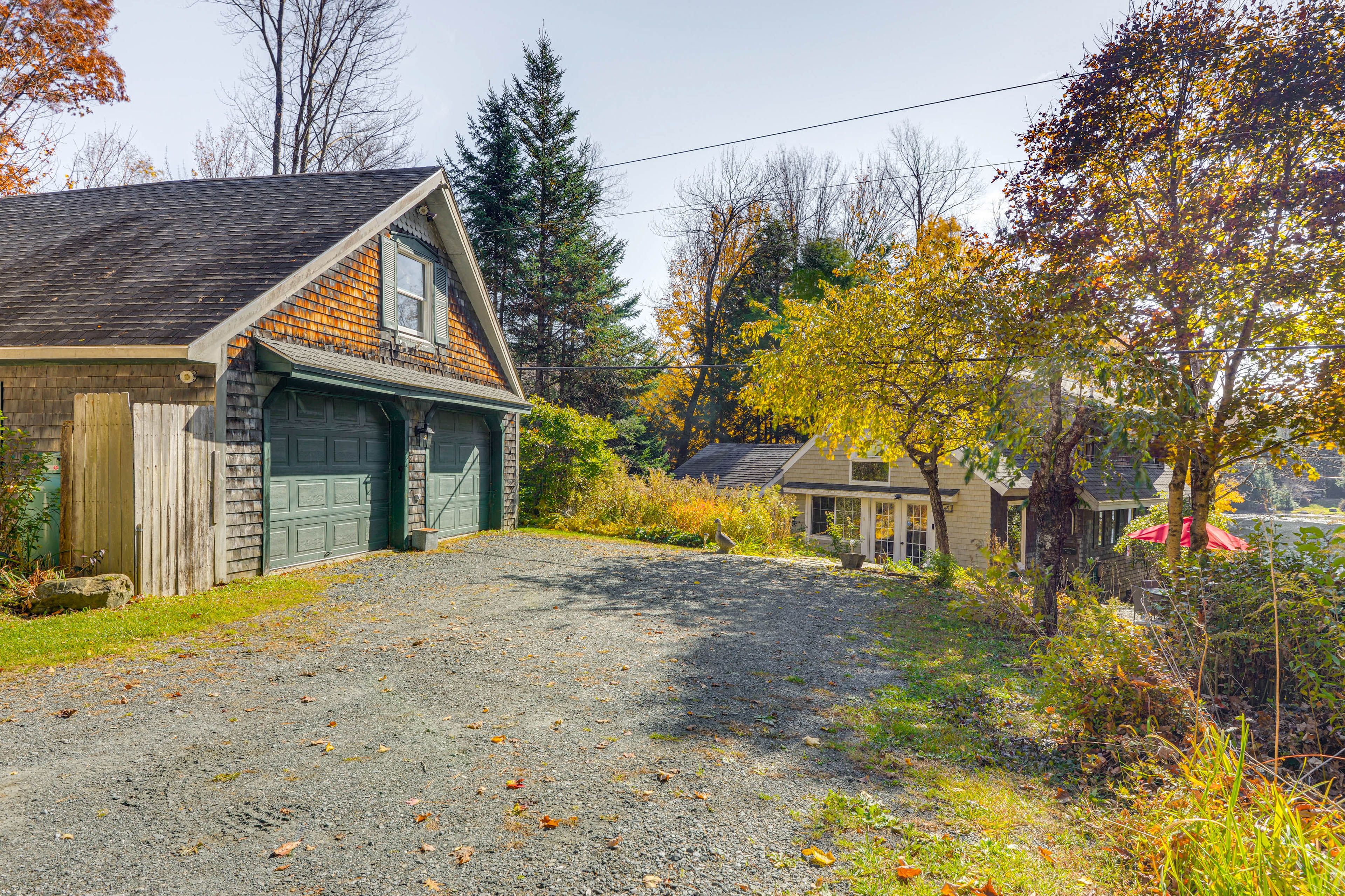 Parking | Driveway (6 Vehicles)