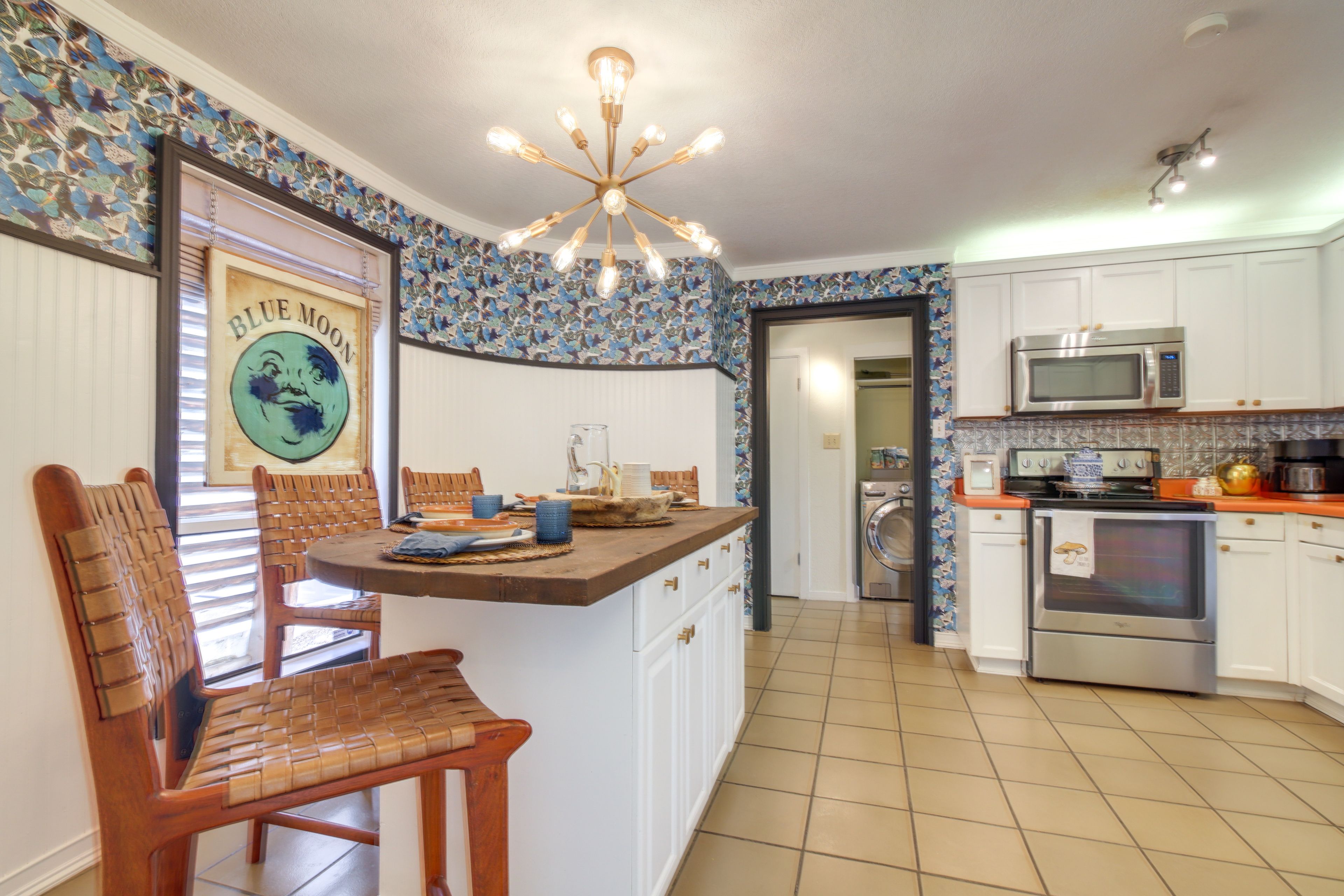 Kitchen Dining Area