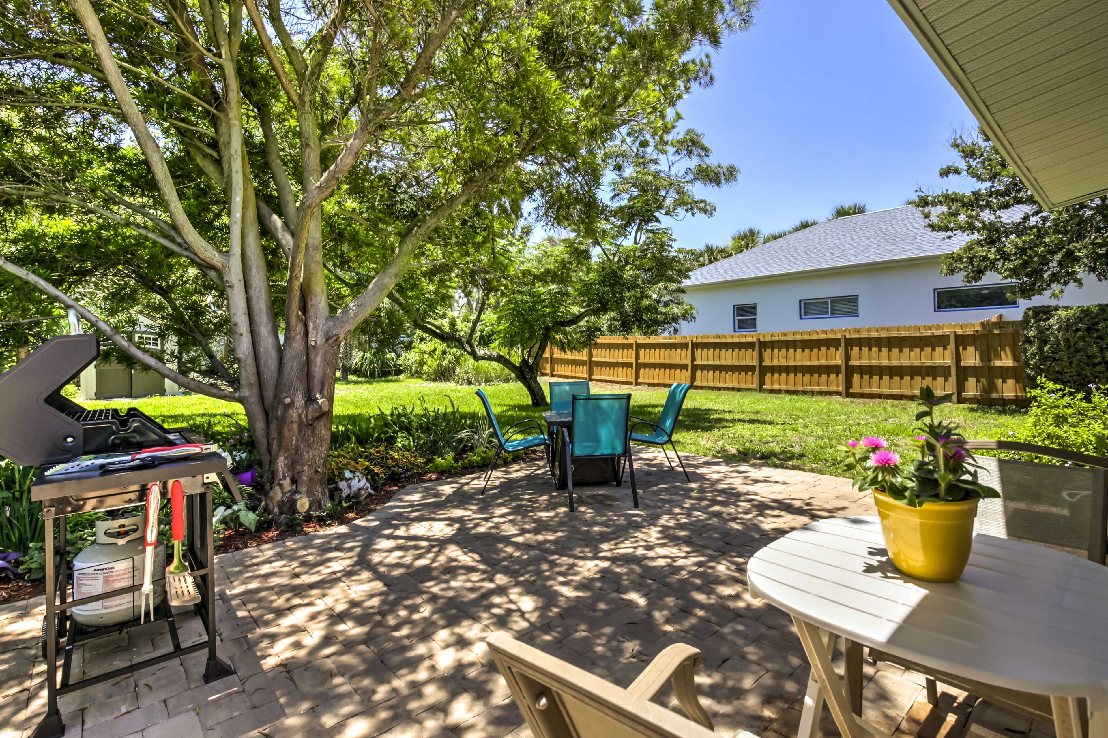 Private Patio | Gas Grill | Outdoor Dining | Bistro Seating