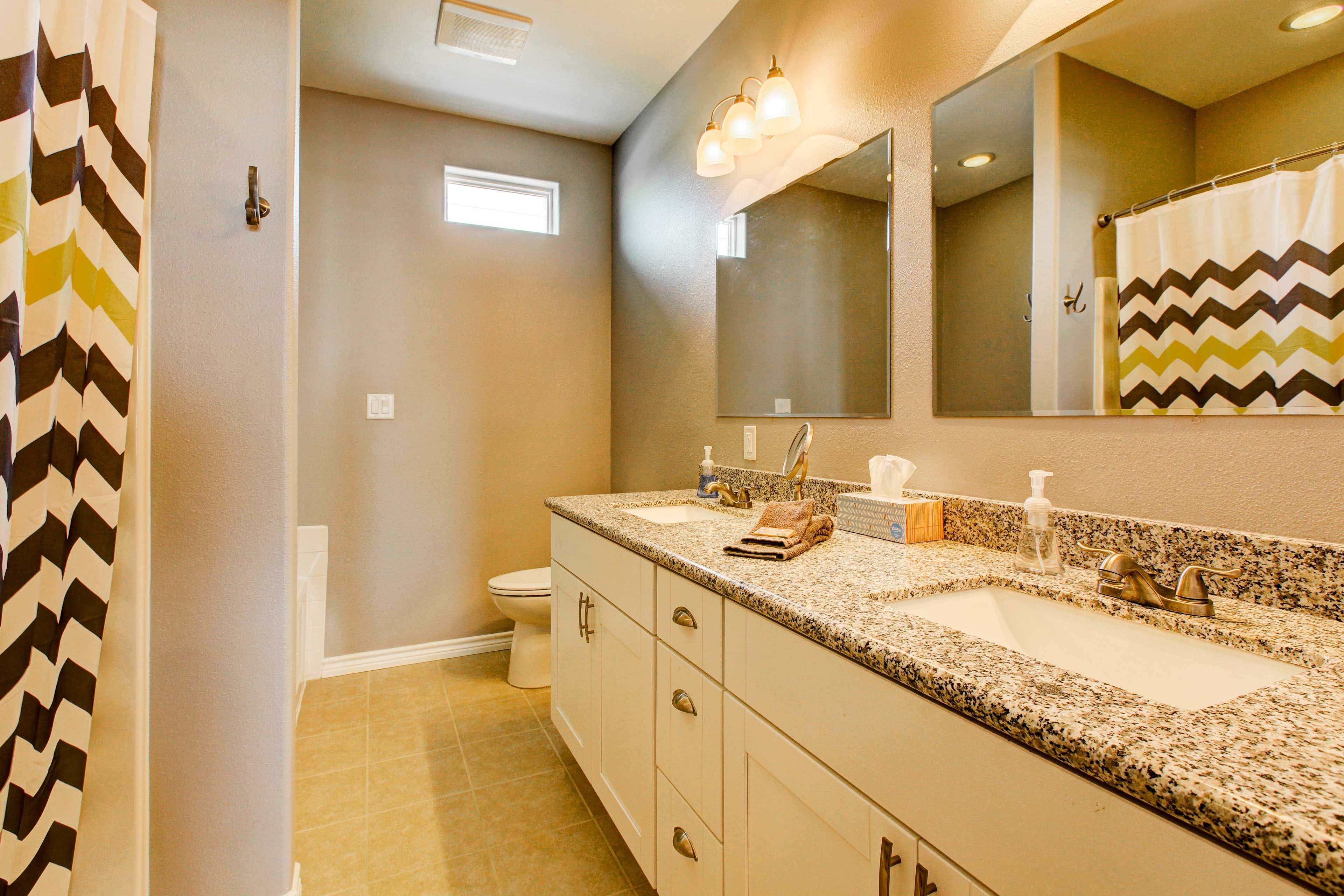 Full En-Suite Bathroom