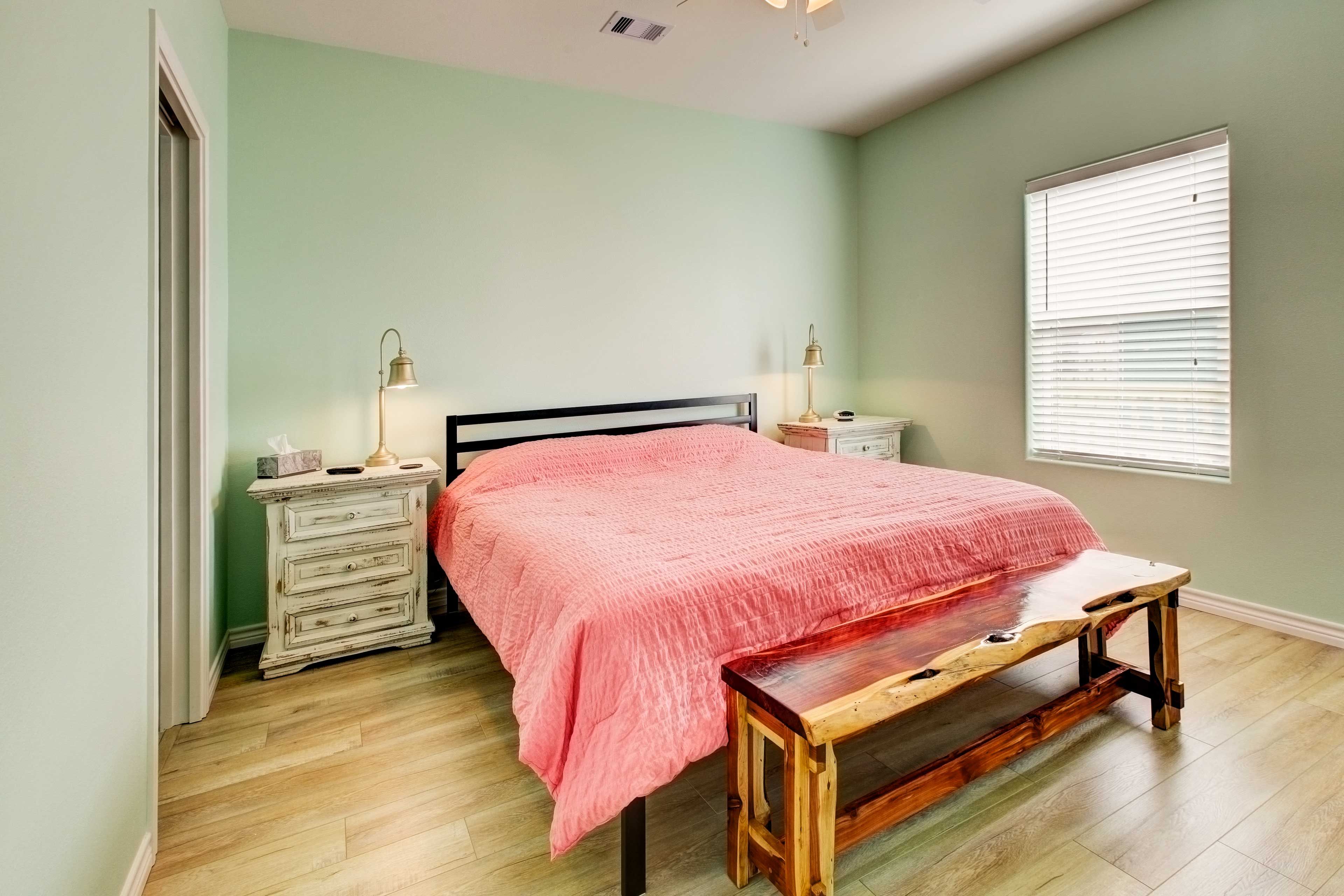 Bedroom 2 | King Bed