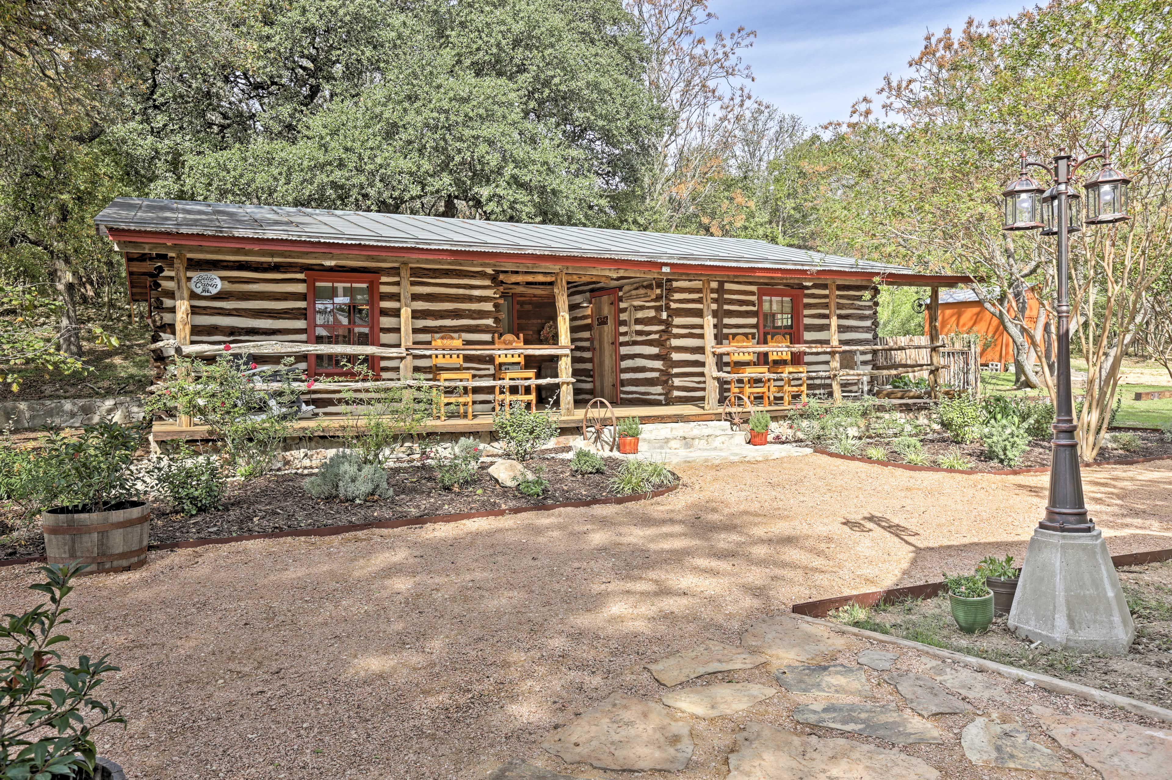 Bring additional friends along to stay at the adjacent 'Texas Cabin!'