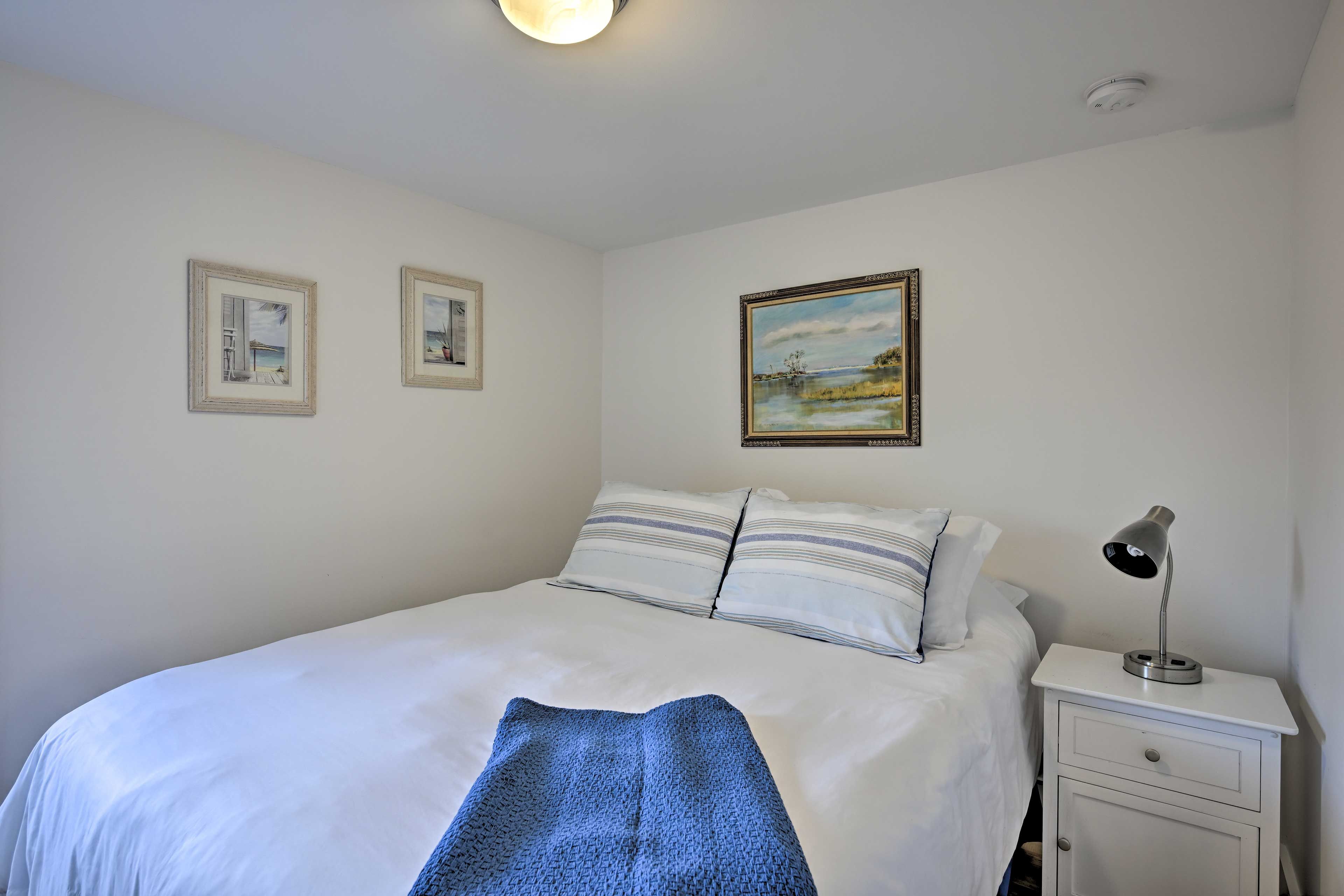 Bedroom | Queen Bed