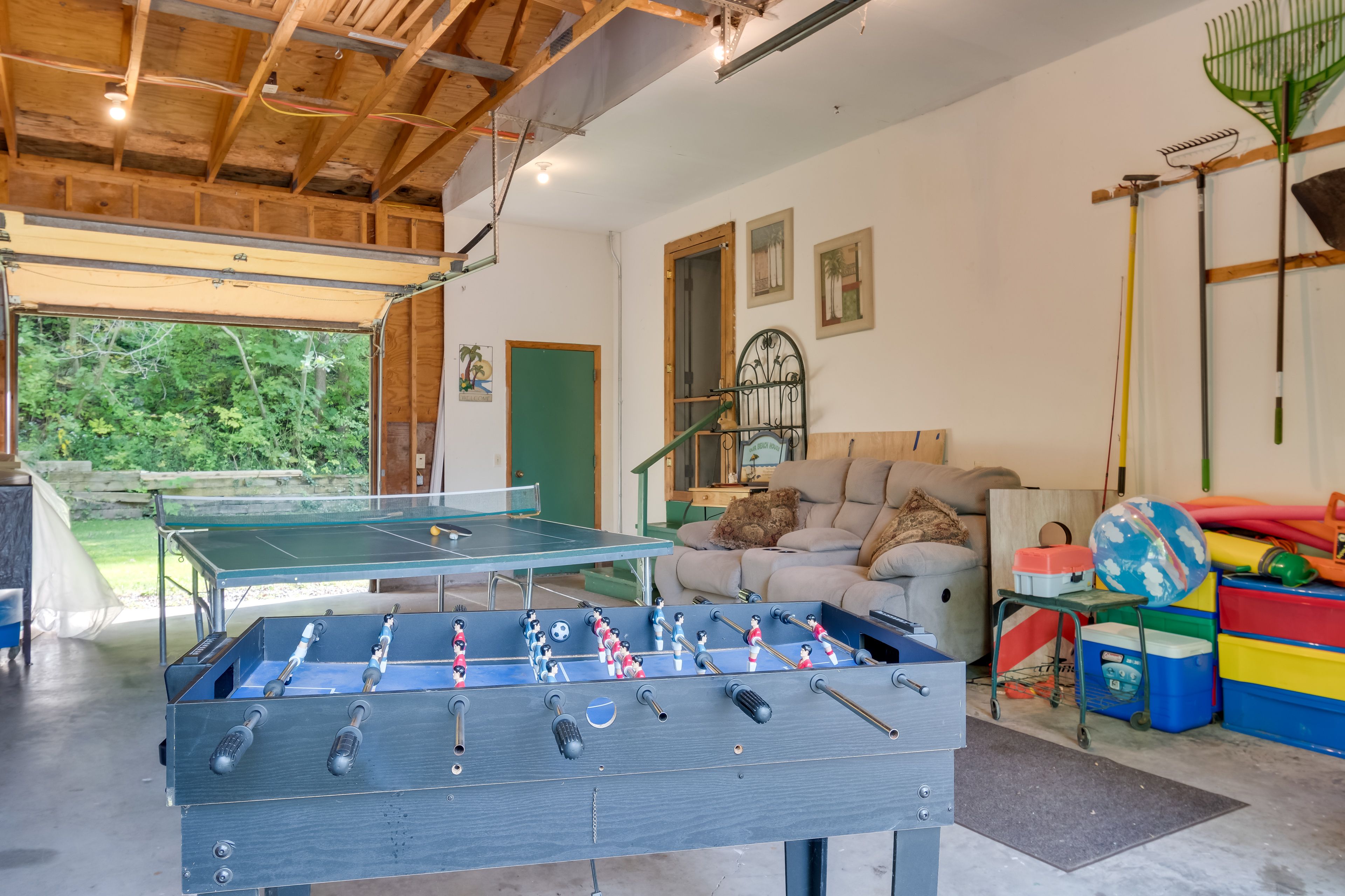 Garage Game Room | Ping Pong | Foosball