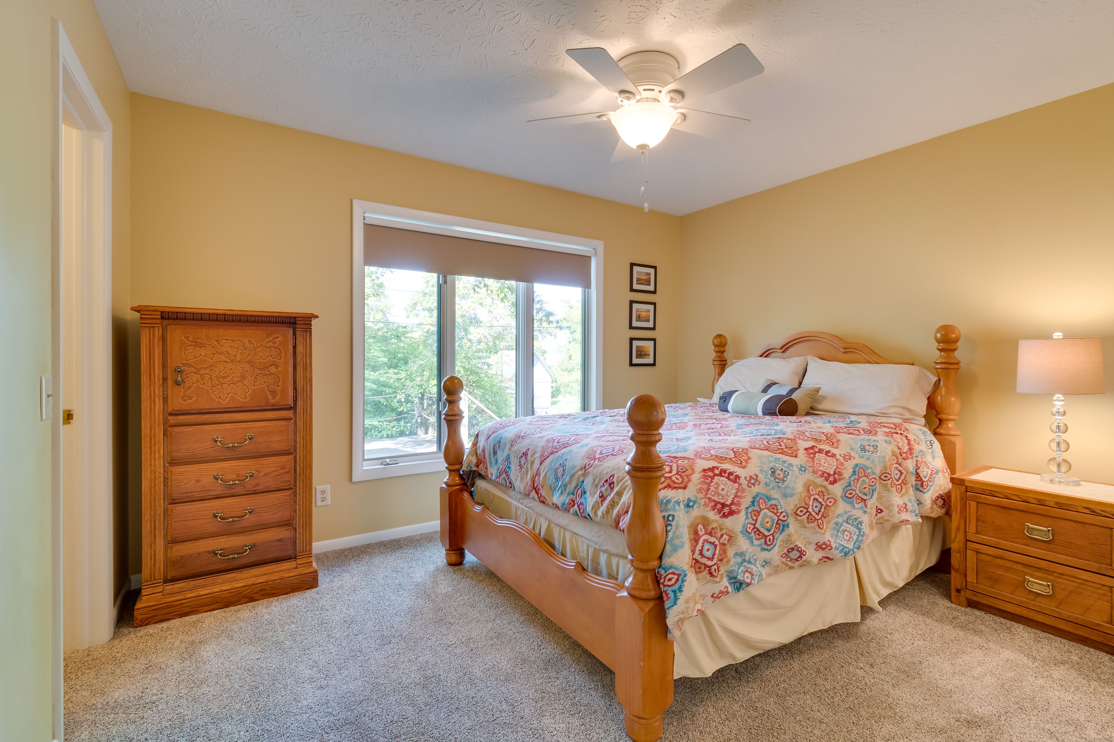 Bedroom 1 | Queen Bed | 1st Floor | En-Suite Bathroom